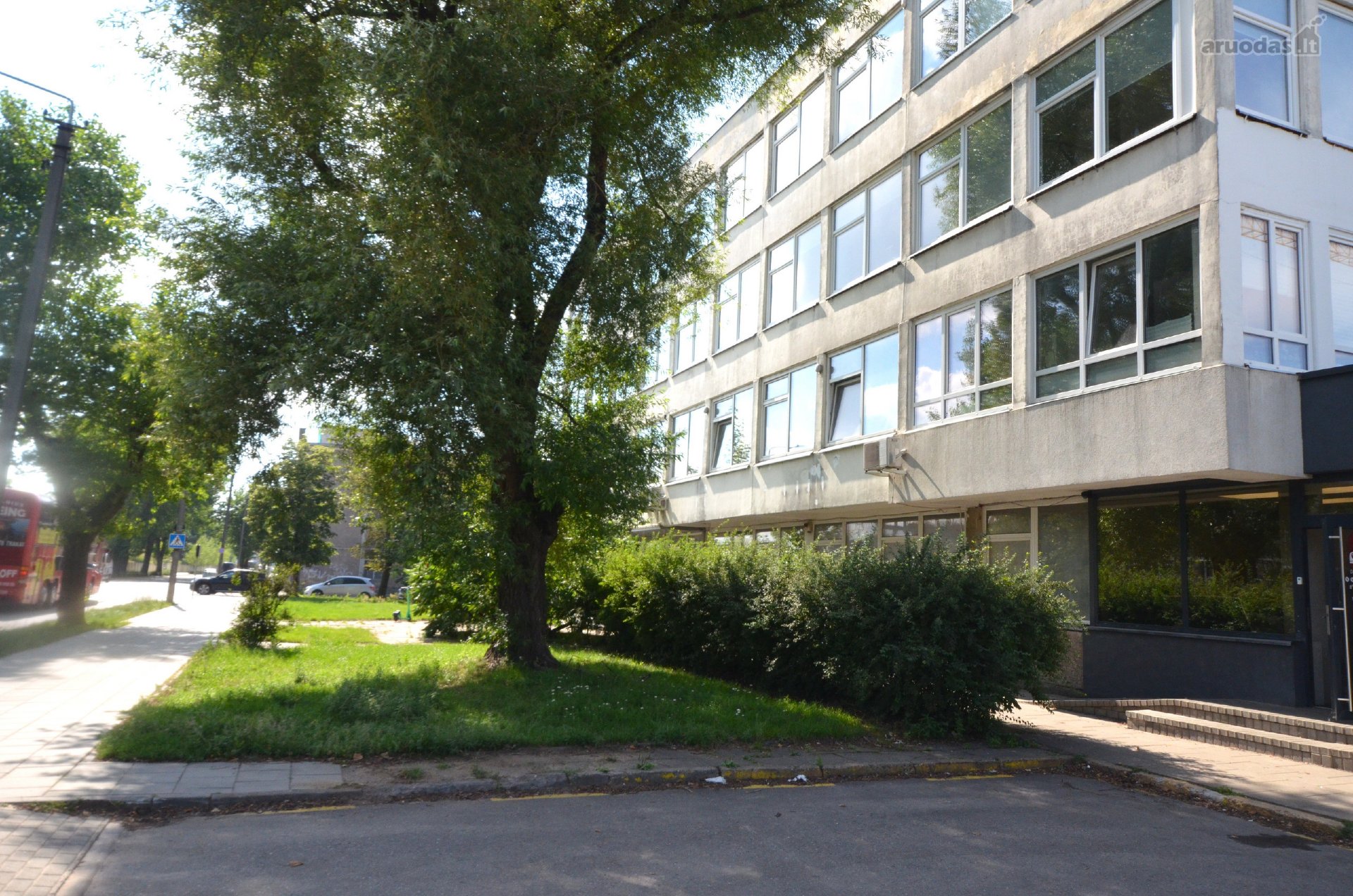 Naujamiestyje, Smolensko g., vos 2 km nuo