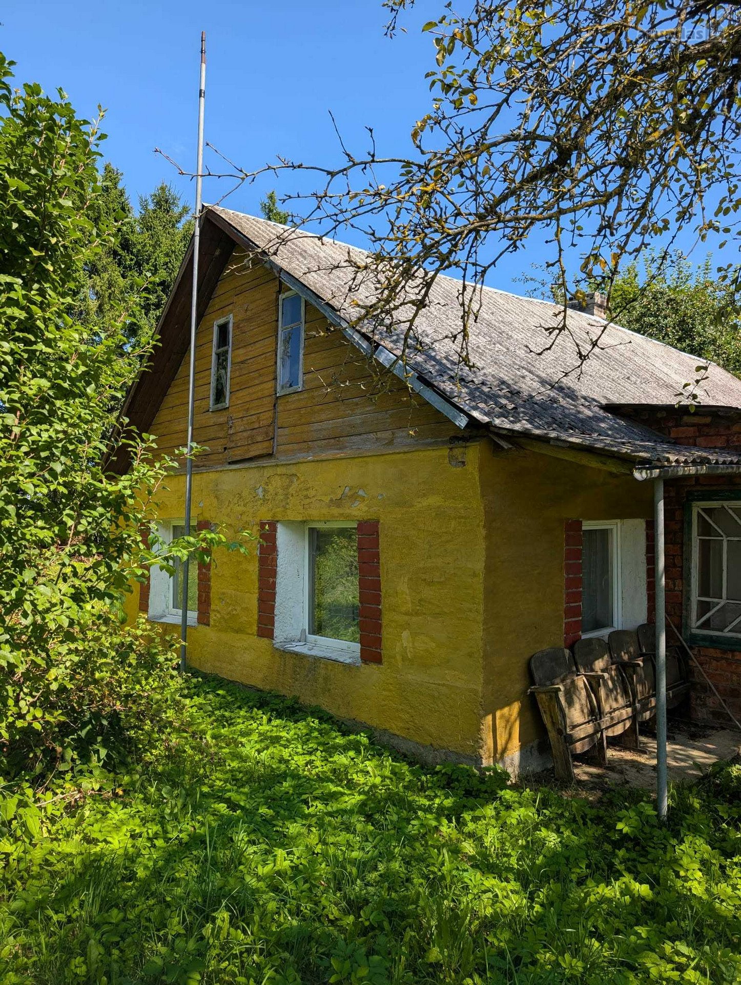 Lazdijų rajone, Paliūnų kaime, Beržų g.20 ir