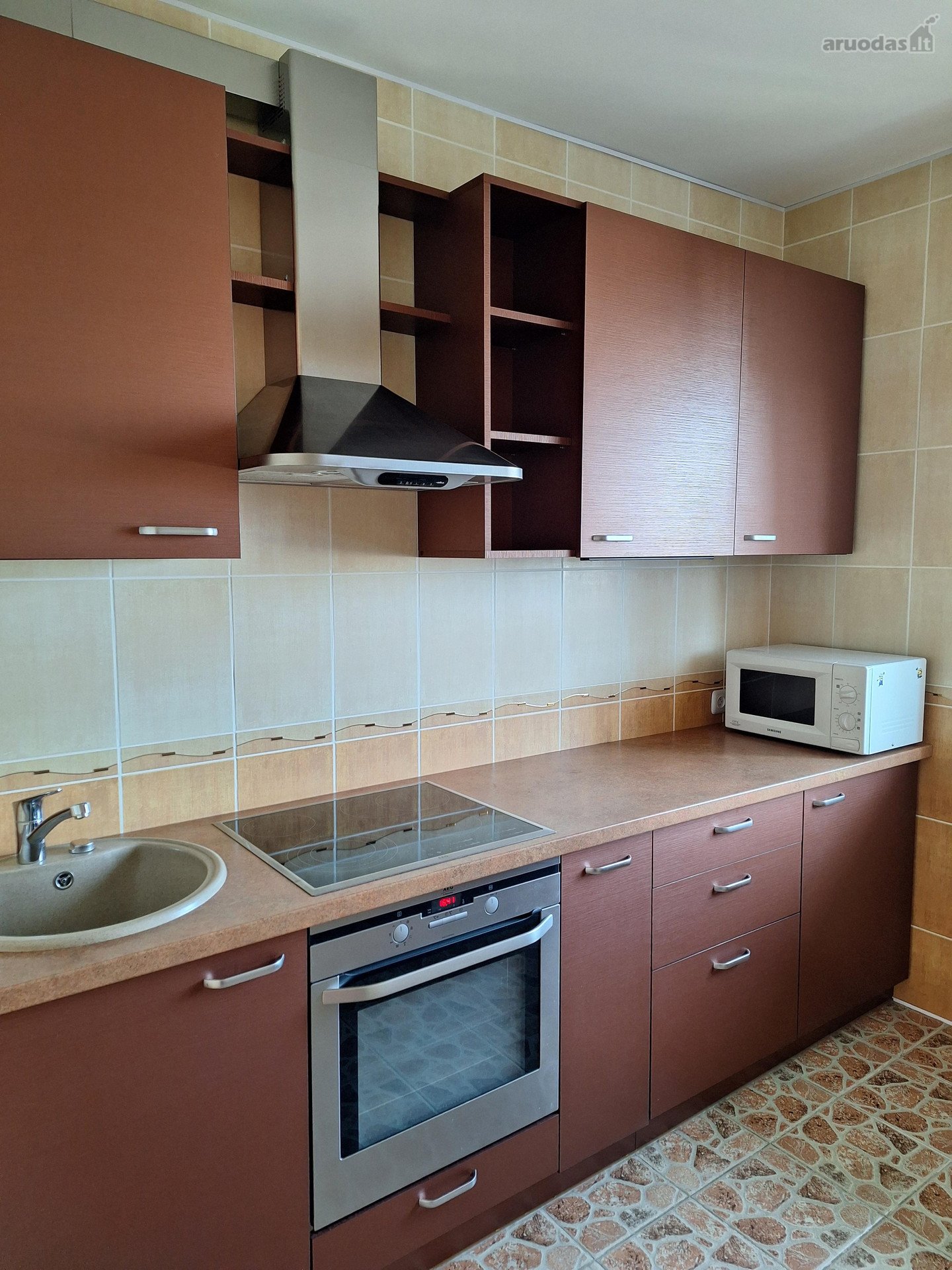 Parduodame Pilaitėje, Karaliaučiaus g.,
