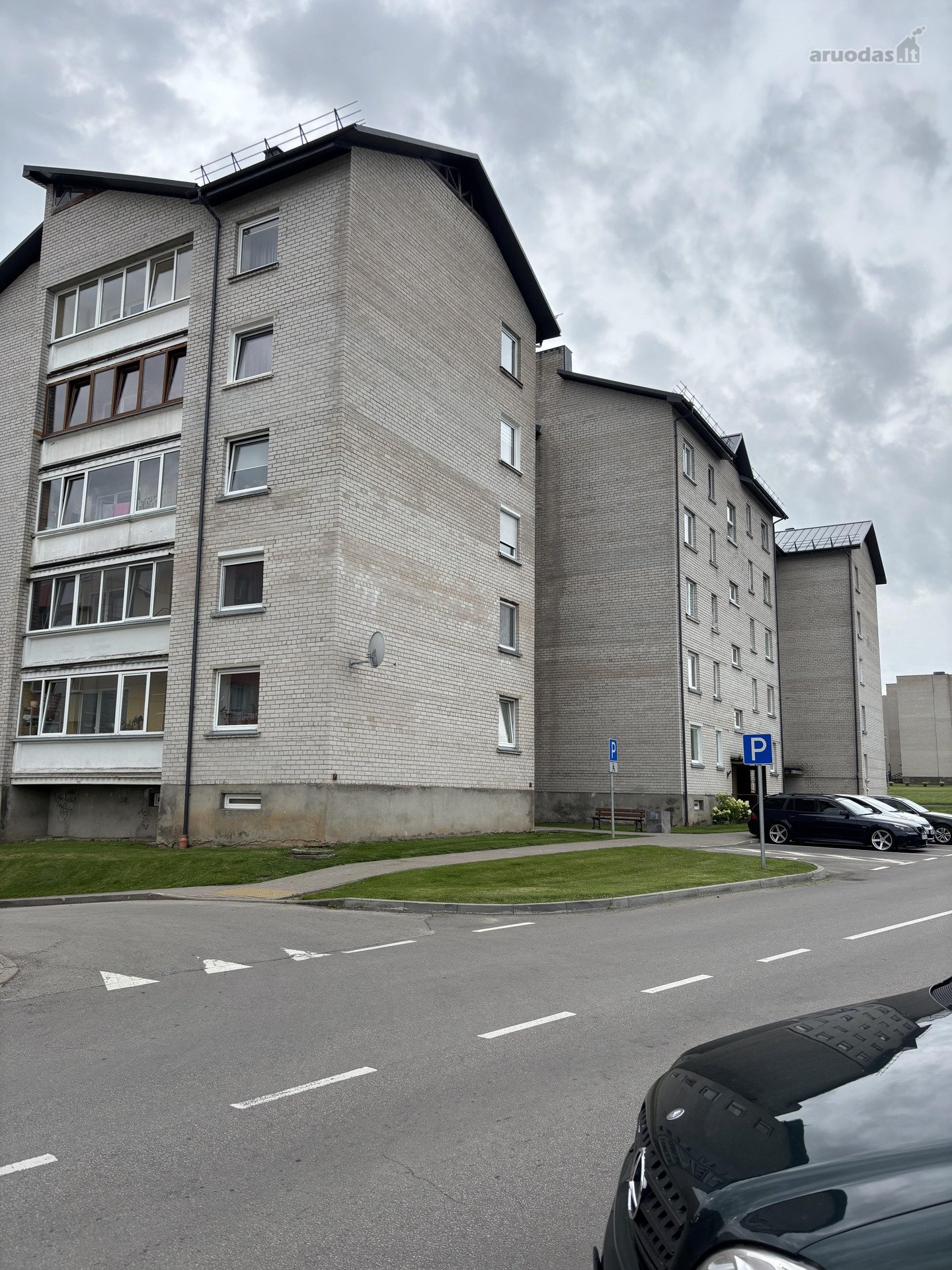 Parduodamas 2 kambarių (faktiškai yra 3