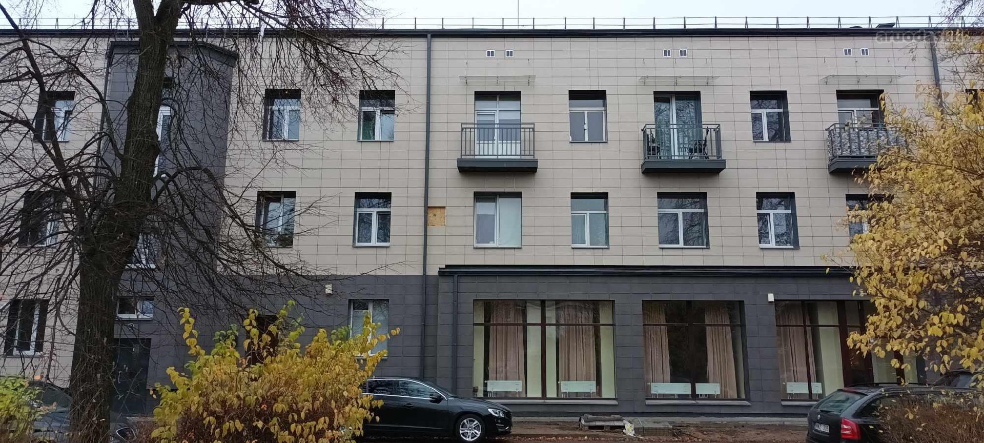 Vilijampolėje, šalia Sąjungos aikštės,