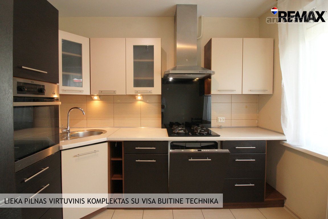 Parduodamas erdvus ir pilnai įrengtas 82 kv.m