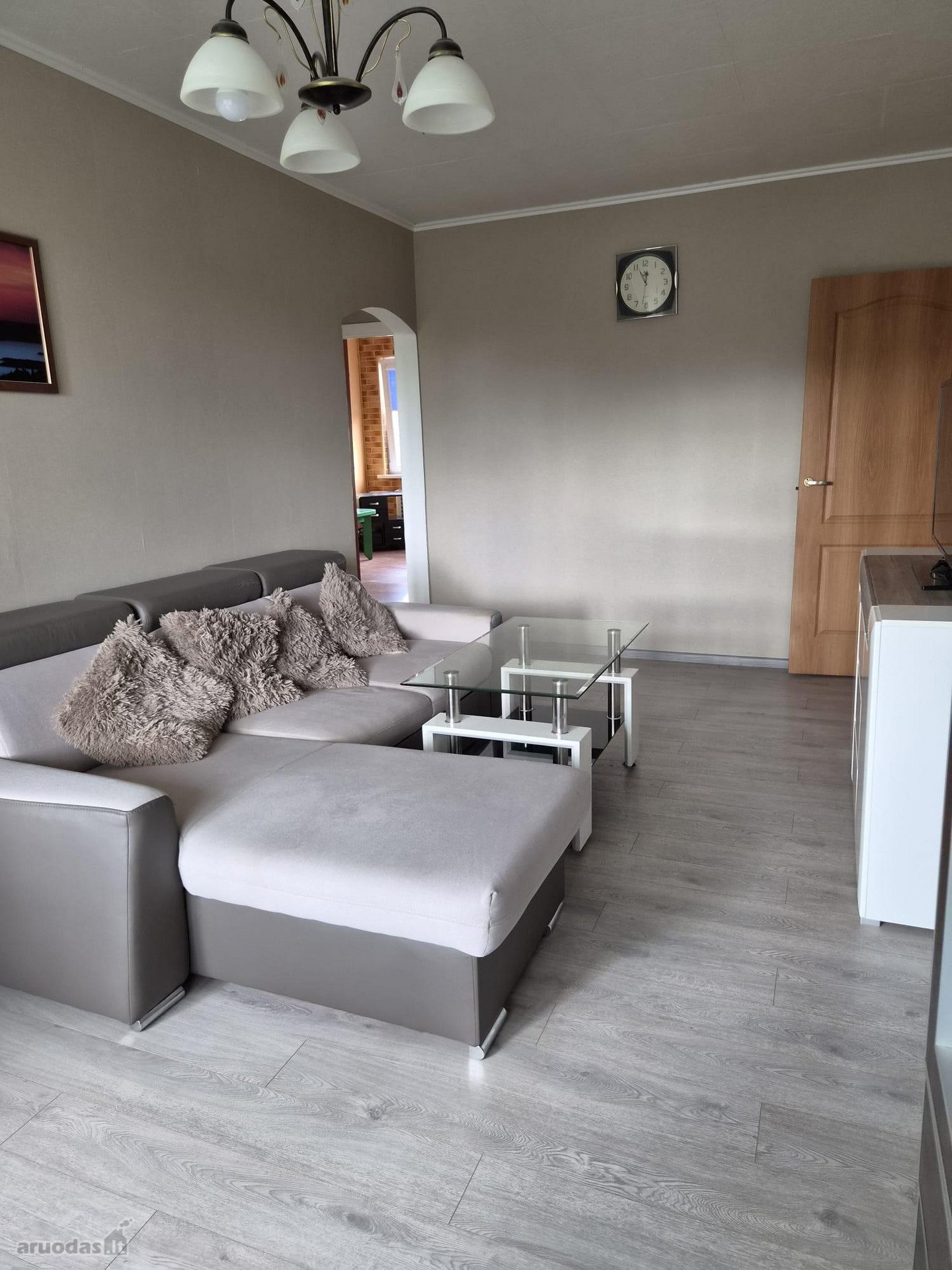 Parduodamas tvarkingas ir erdvus 4 kambarių