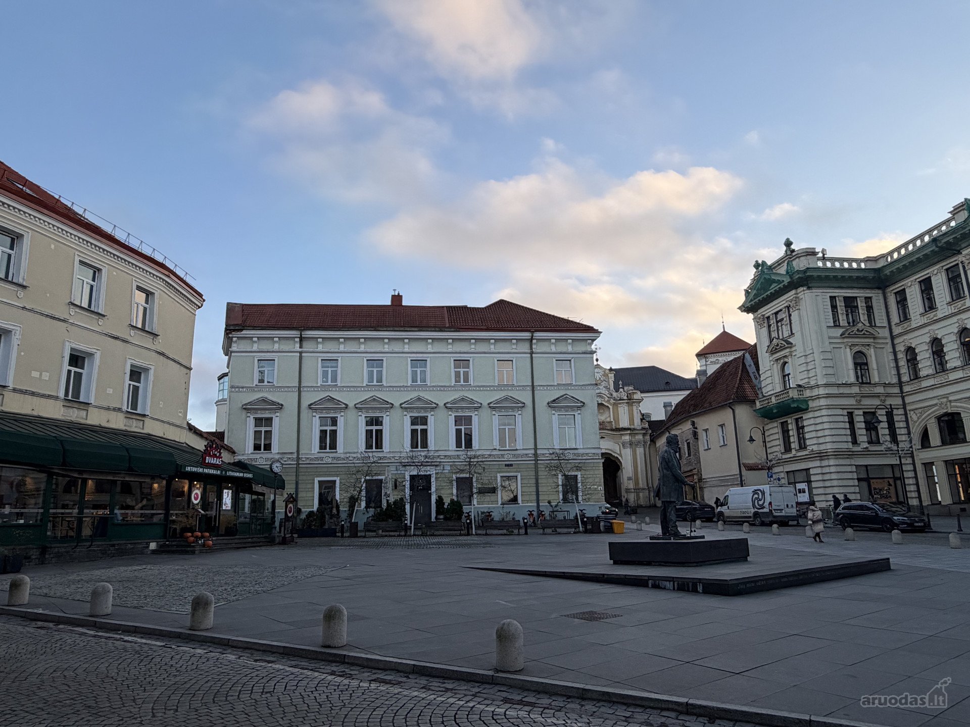 Parduodamas unikalus butas istorinėje