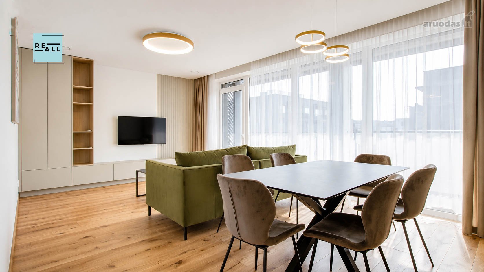 Nuomojamas modernus ir erdvus 3 kambarių