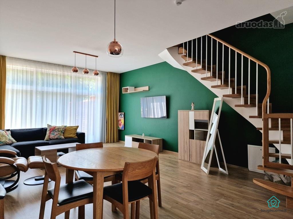 Išnuomojamas erdvus bei šviesus 3 kambarių,