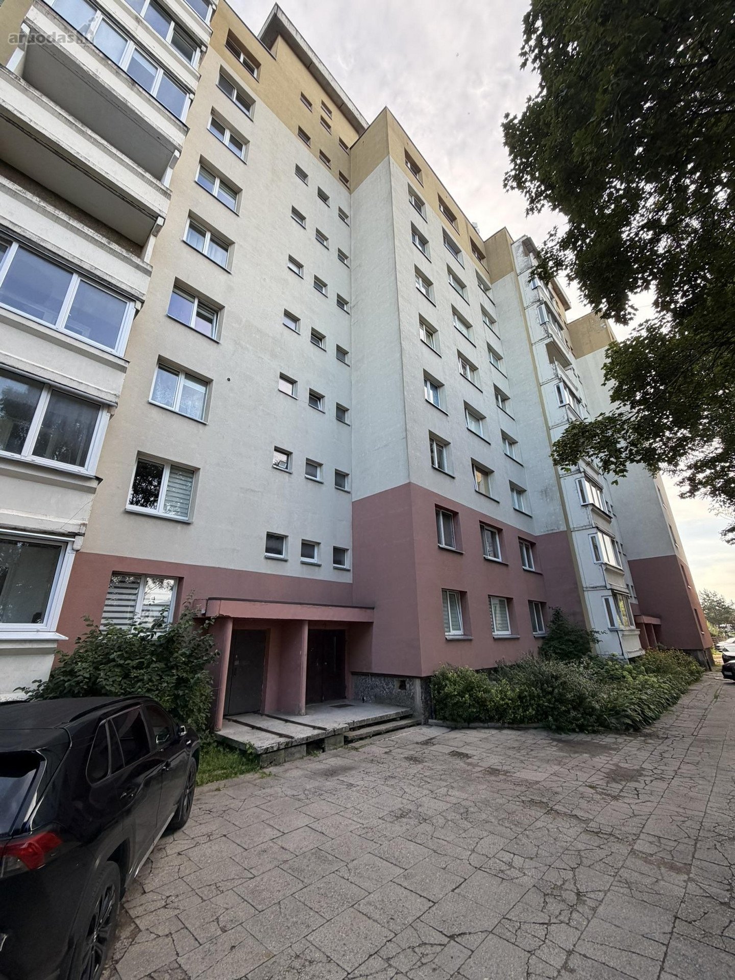 Parduodamas 3 kambarių butas renovuotame