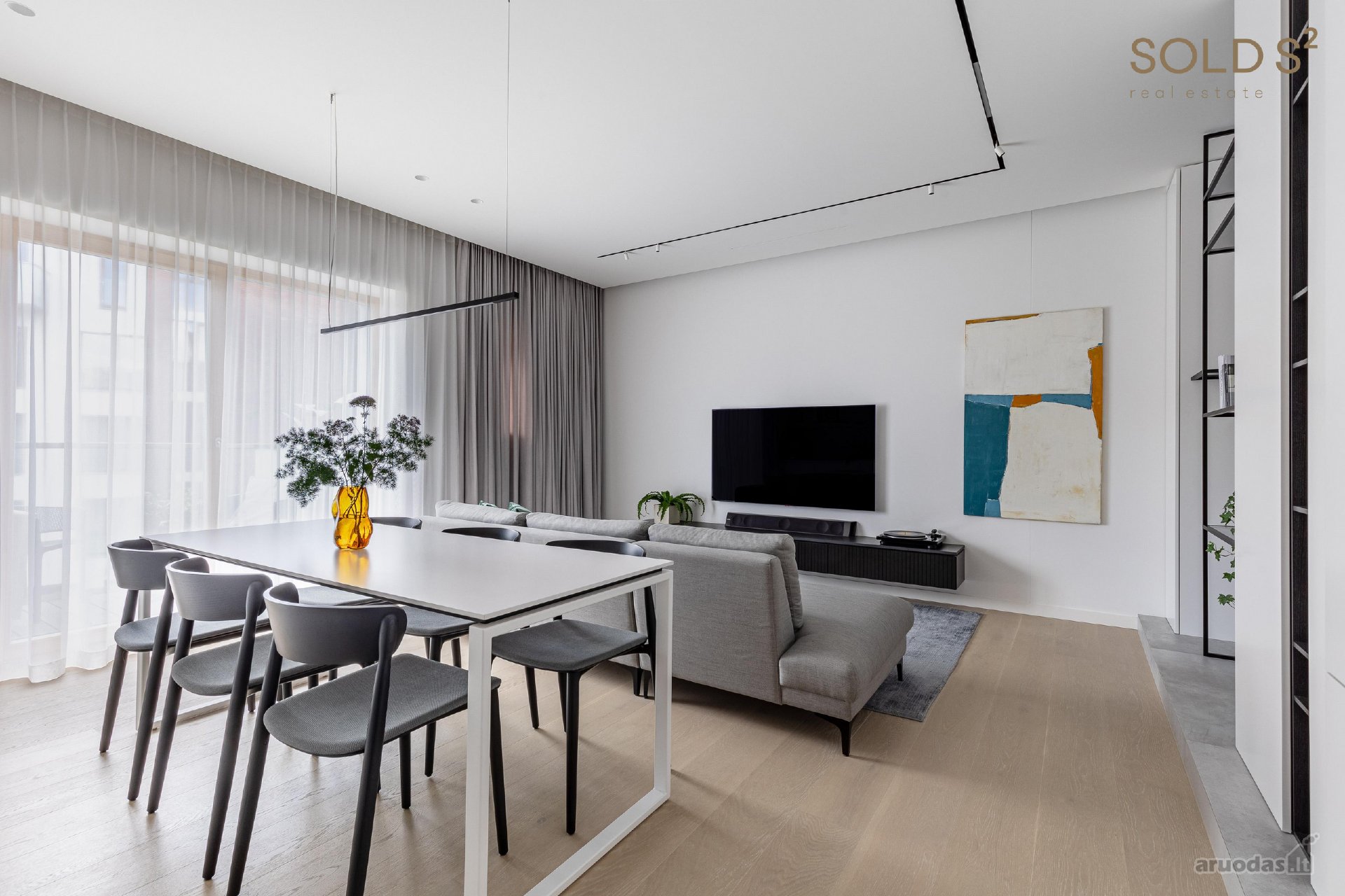 Nuomojami 3 kambarių apartamentai su terasa,