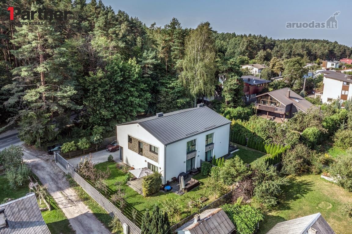 Parduodamas stilingai ir kokybiškai įrengtas
