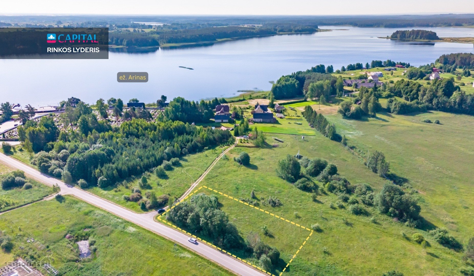 Molėtų Rajone, Joniškio Miestelyje, Ežerų