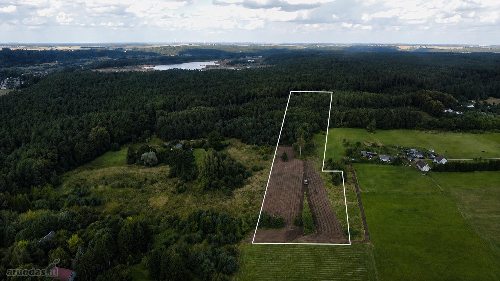 Parduodamas Išskirtinis 1,62 Ha Namų Valdos