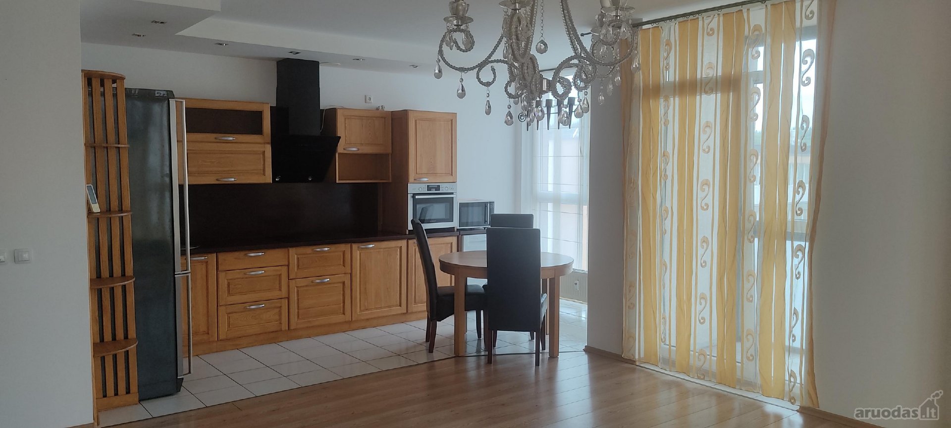 Nuo Spalio 1D. išnuomuojamas šviesus, jaukus
