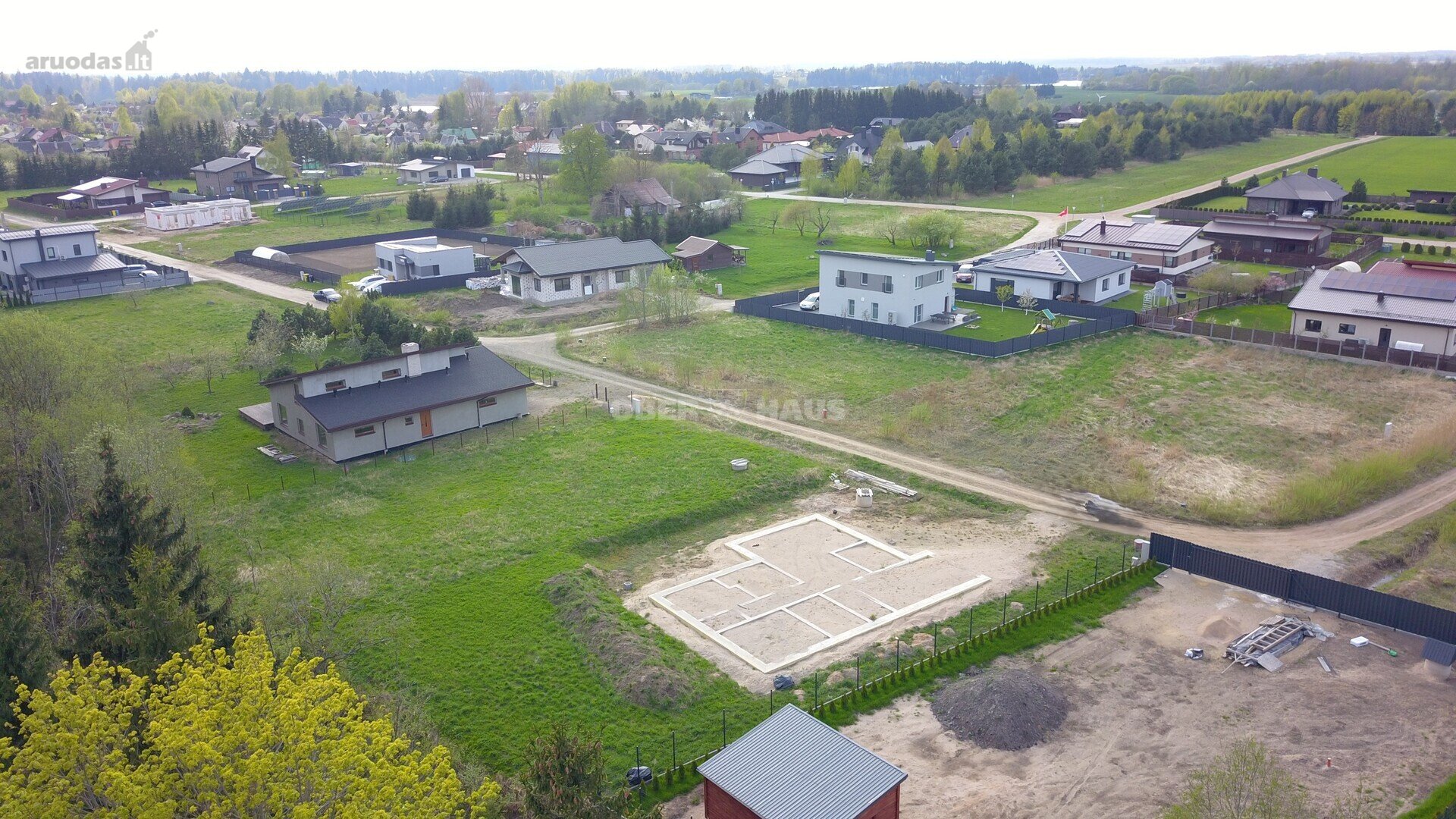 Parduodamas 8,67 arų žemės sklypas Meškių k.