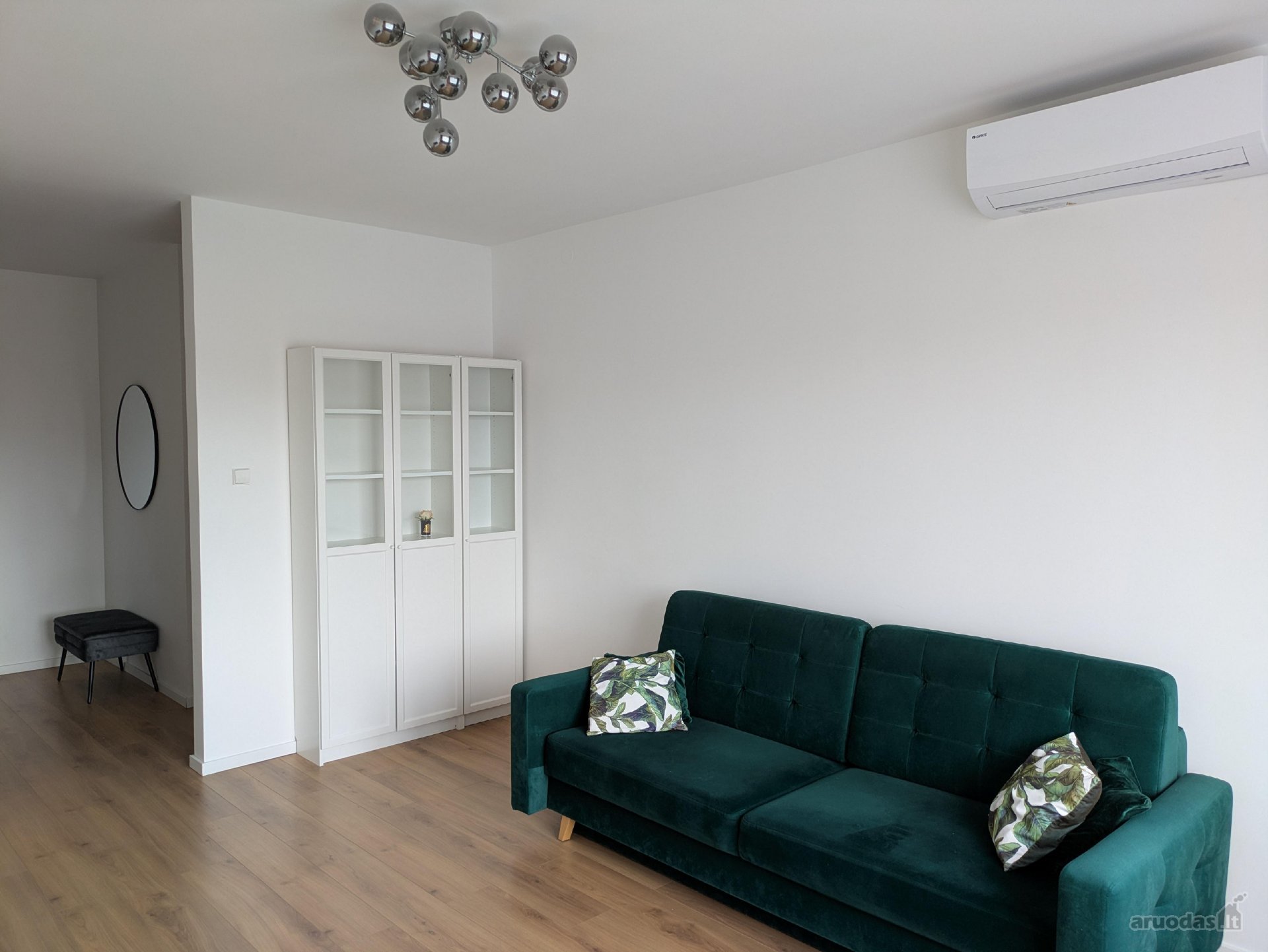 Erdvus ir jaukus 2 kambarių, 70 m² butas su