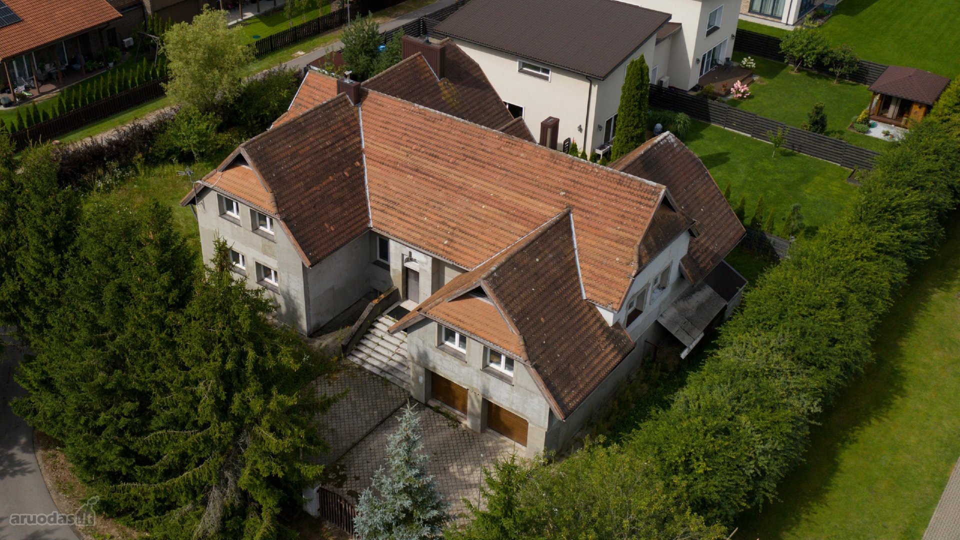 Parduodamas 1992 metų (renovuotas –dalinai