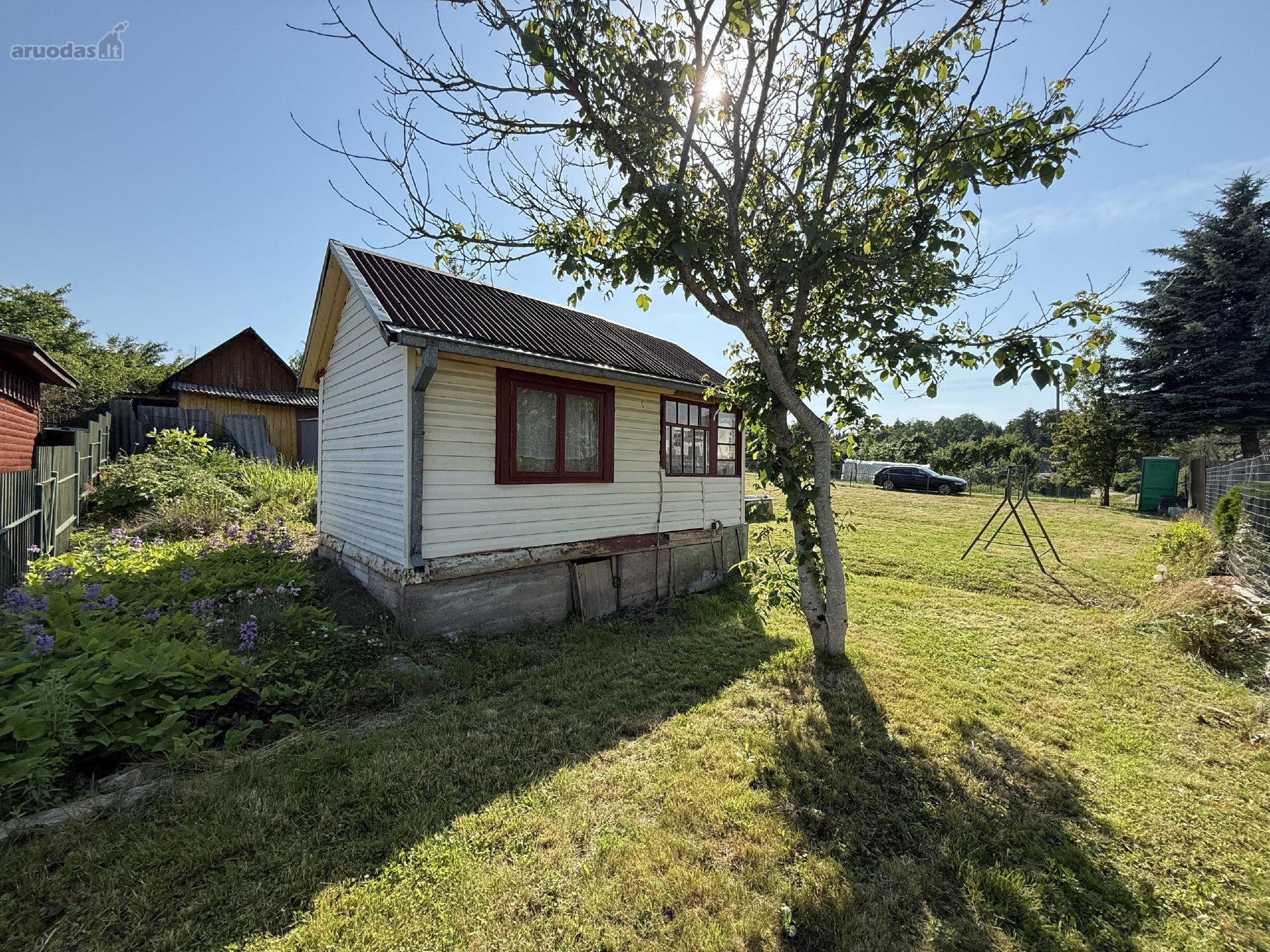 Puikioje ir ramioje vietoje, „Girelės soduose