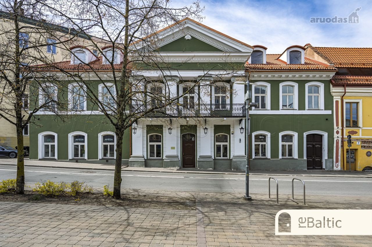 Unikali erdvė aukštomis lubomis renovuotame