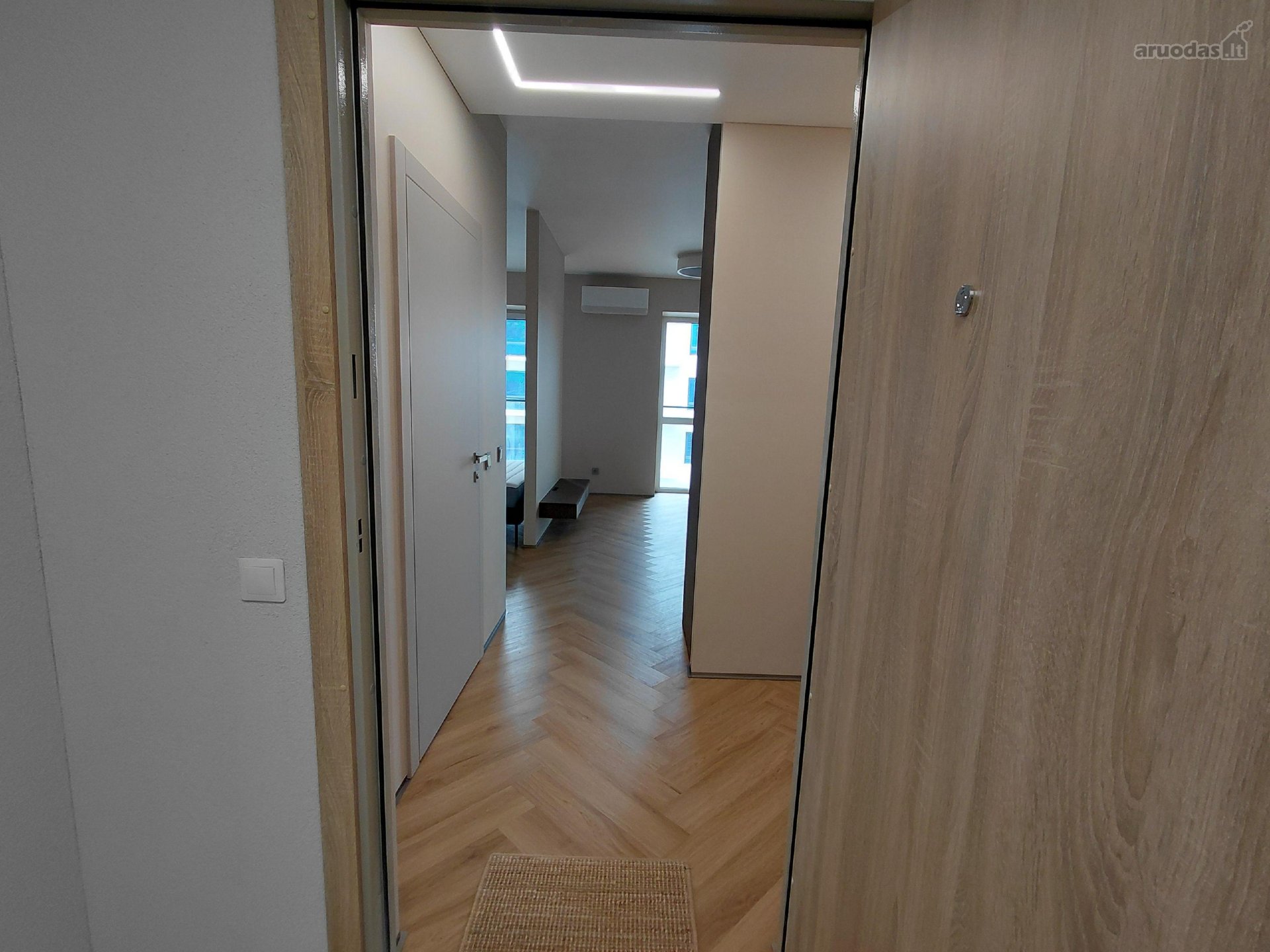 Nuomojamas Naujai Pilnai Įrengtas Butas su