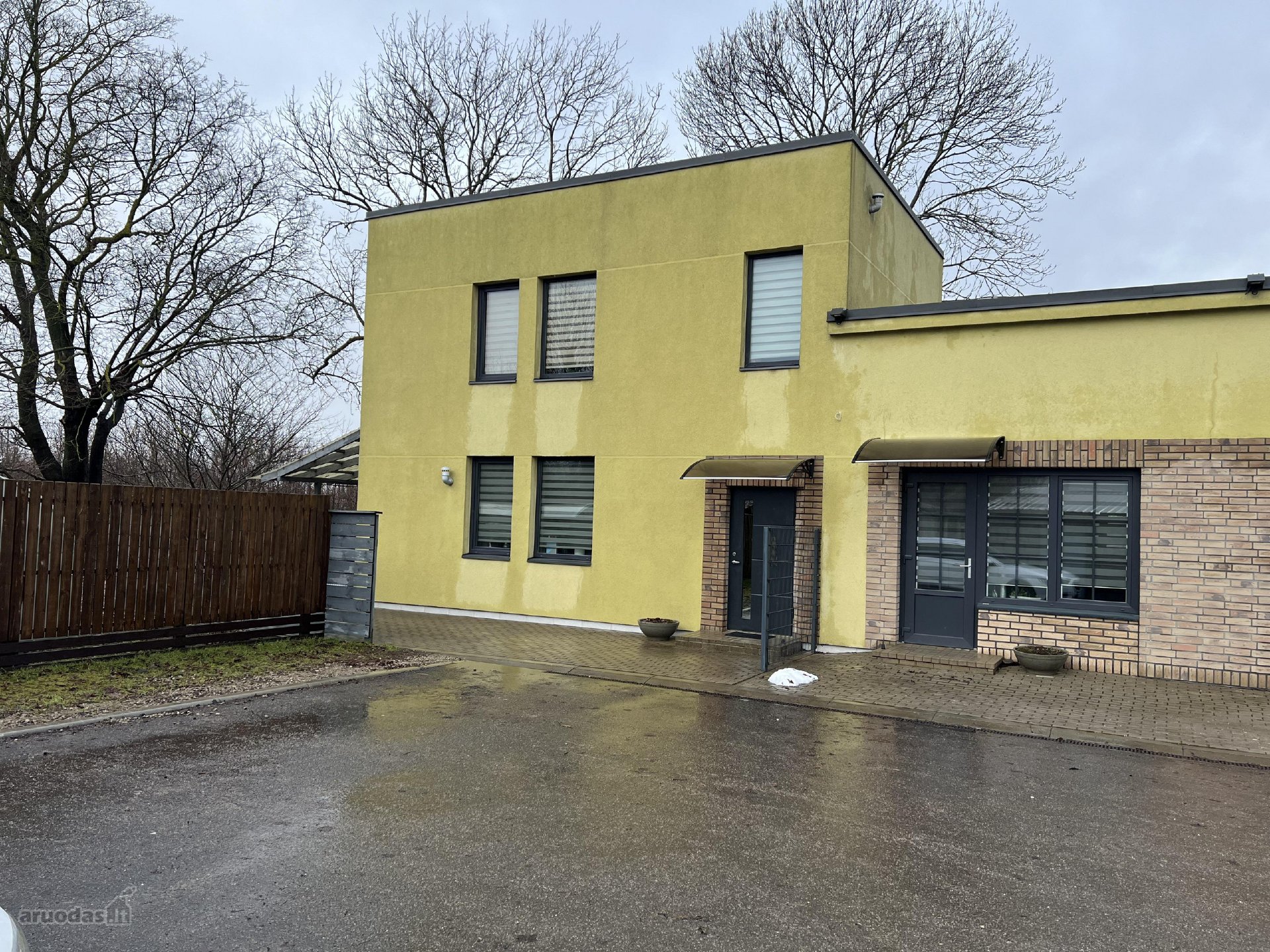 Butas, šildymas gaunasi apie 50 eurų,