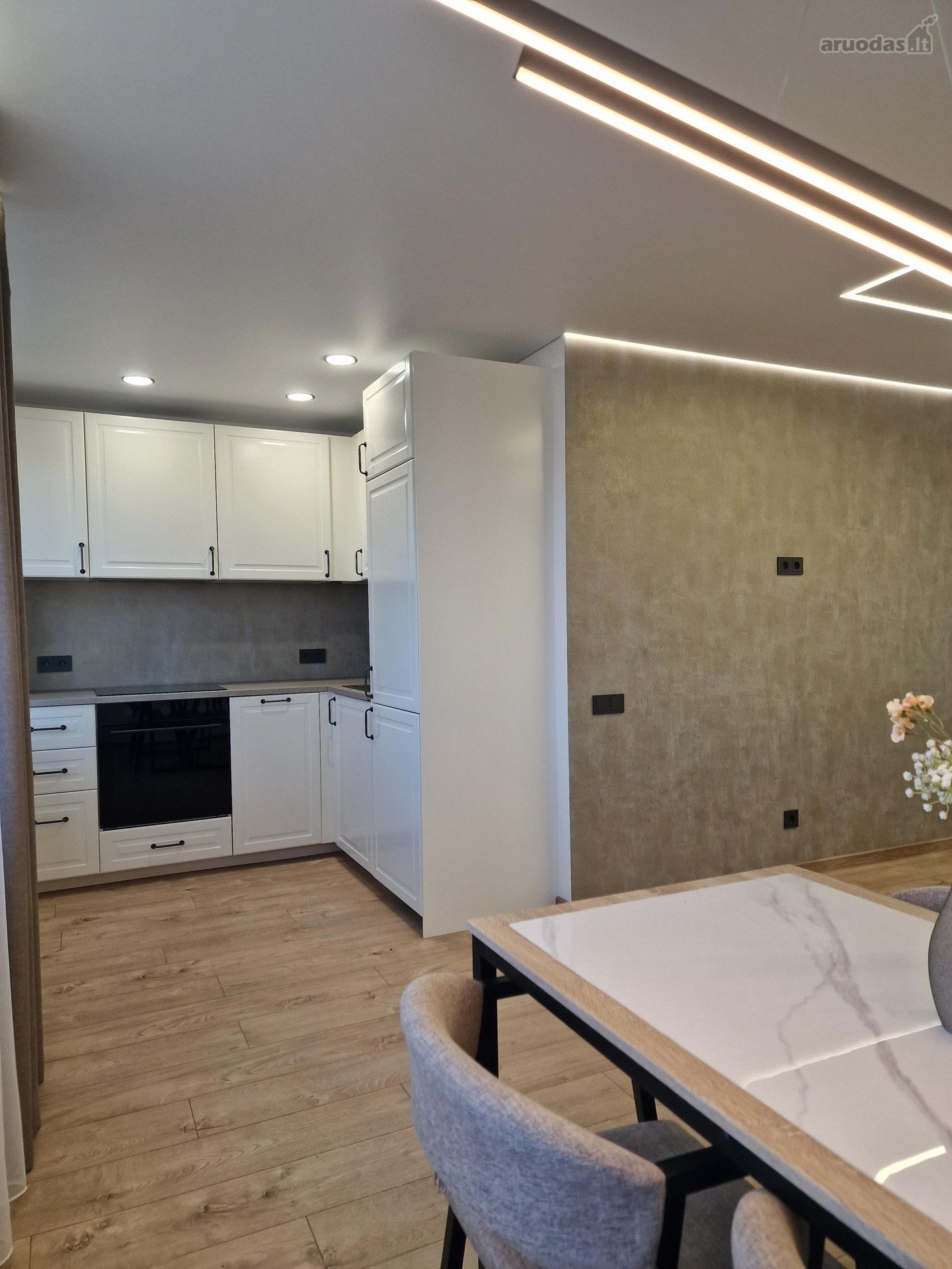 Parduodamas kapitališkai suremontuotas 65 kv