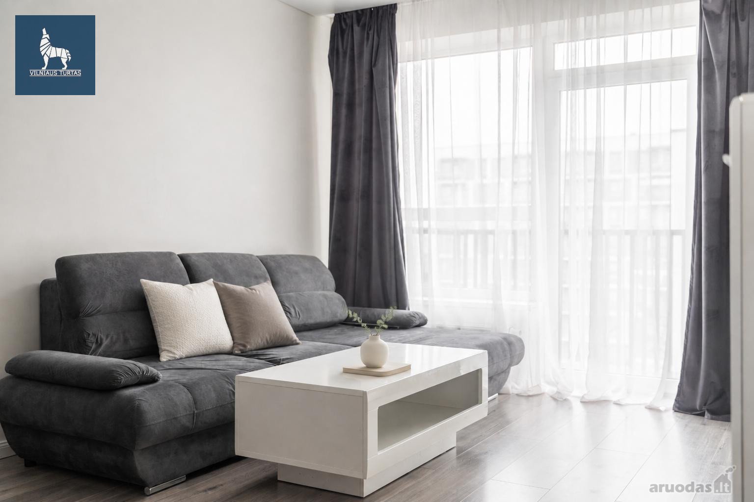 Parduodamas Moderniai Įrengtas 2 Kambarių