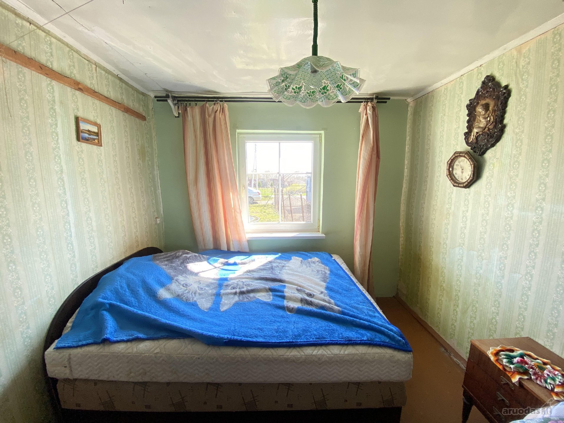 Parduodamas butas su 14 arų žemės sklypo
