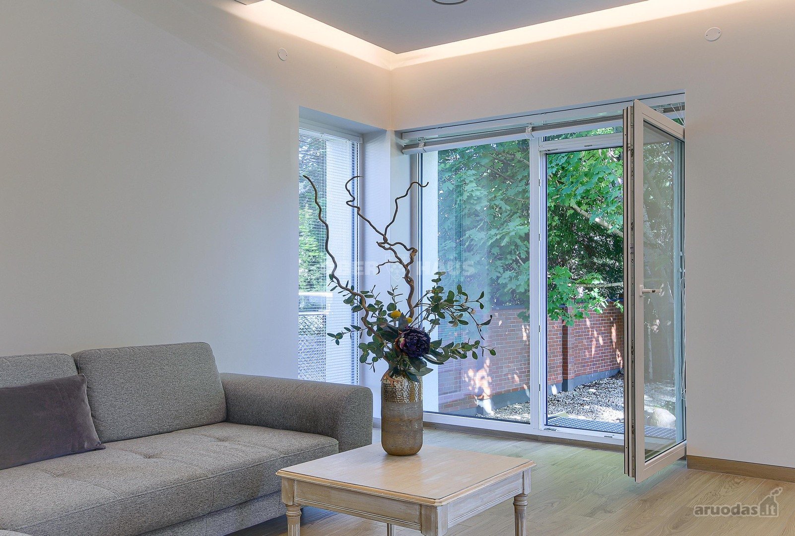 Bright And Stylish 4-room House For Rent In