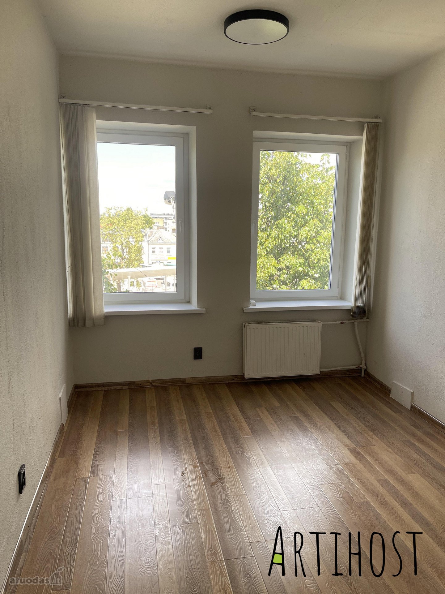 Įvairių komercinių patalpų (12-44 m2) nuoma: