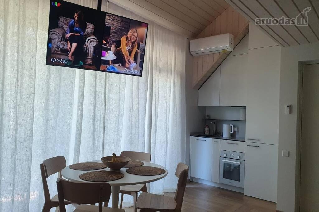 Nuo rugsėjo 1 dienos iki Gegužės 30 dienos -