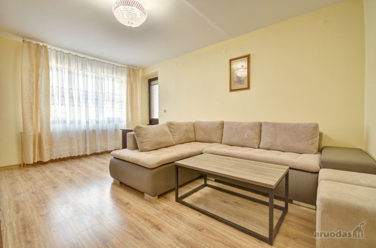 Išnuomojomas 3 kambarių butas Naujamiestyje,