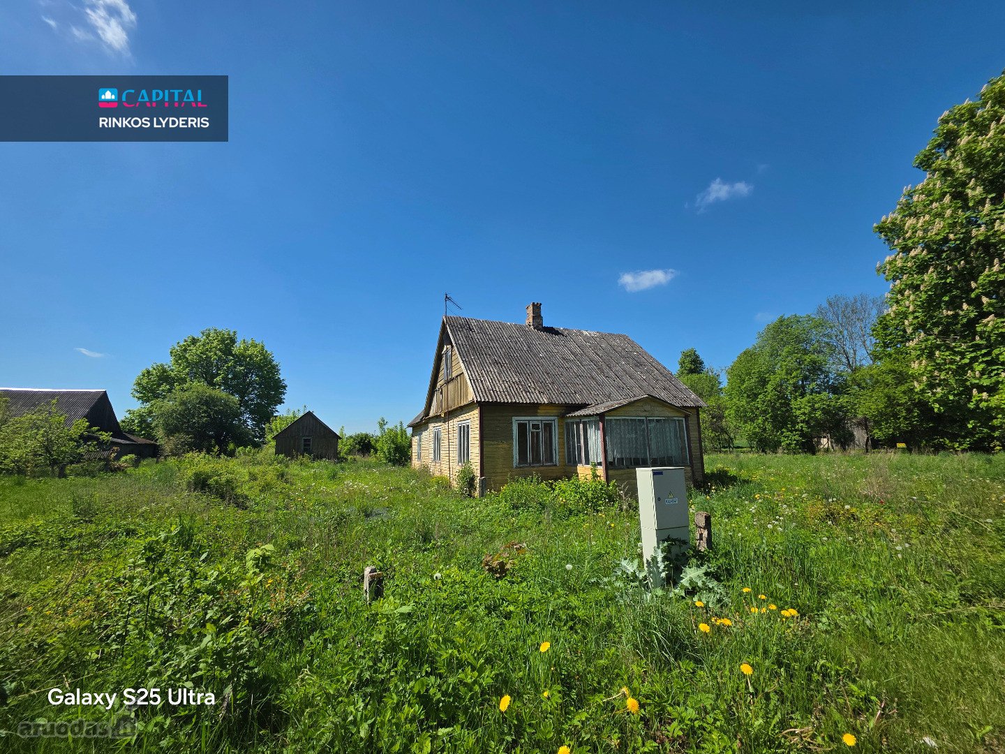 Parduodamas rąstinis namas Pajieslio kaime su