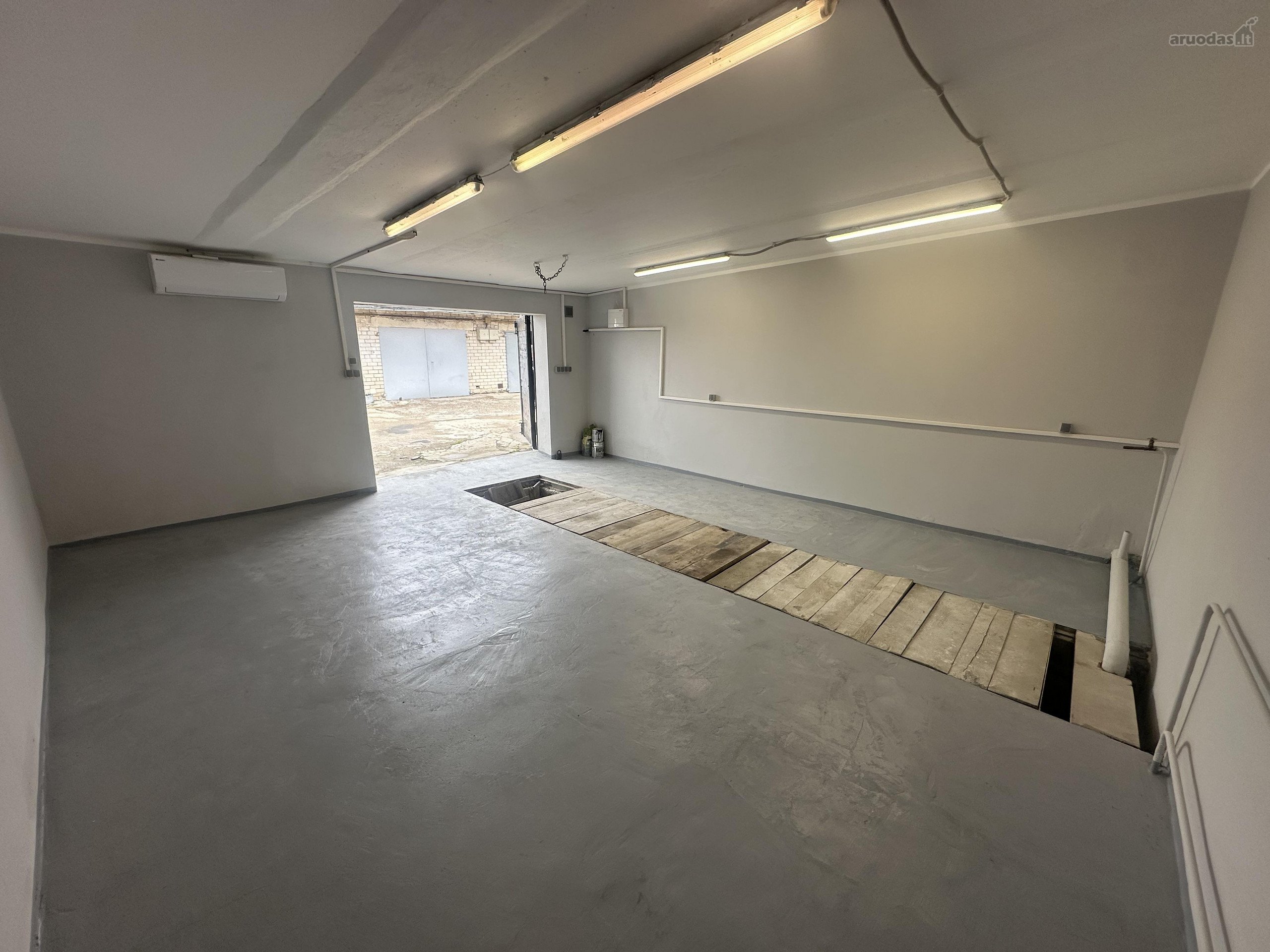 Parduodamas 32,13 m² kampinis garažas –