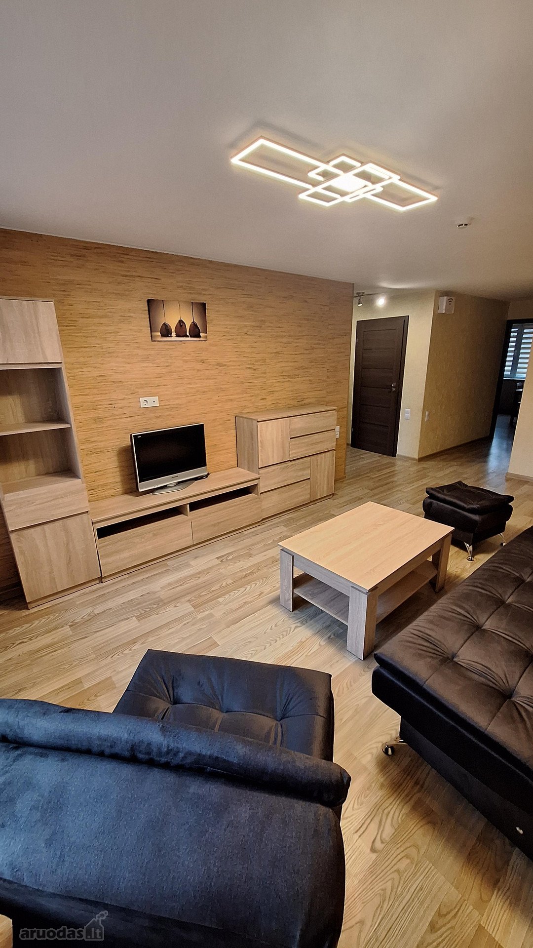 Išnuomojamas 60m² perplanuotas (iš 3k.) butas