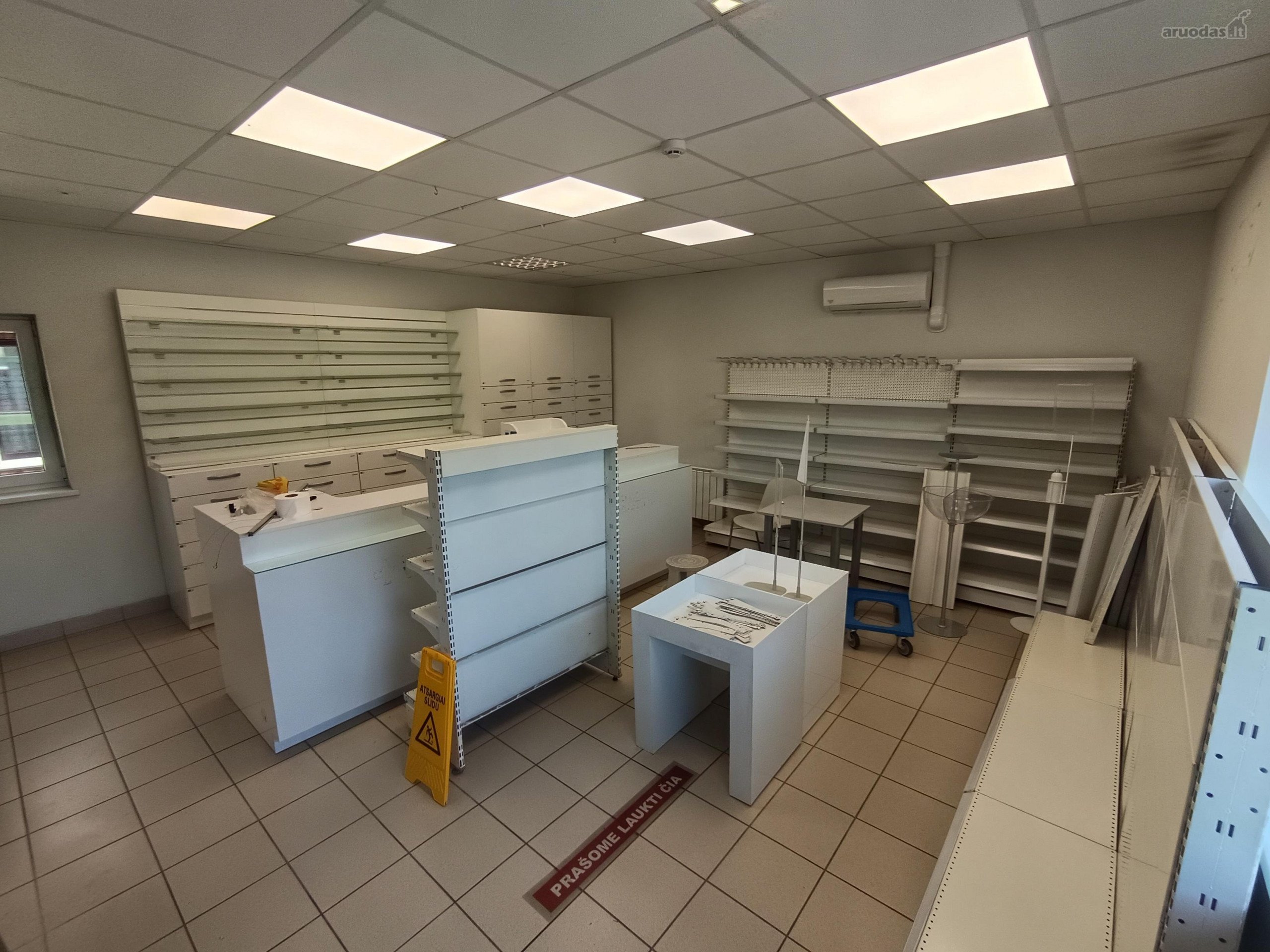 Nuomojamos 62 m² komercinės patalpos