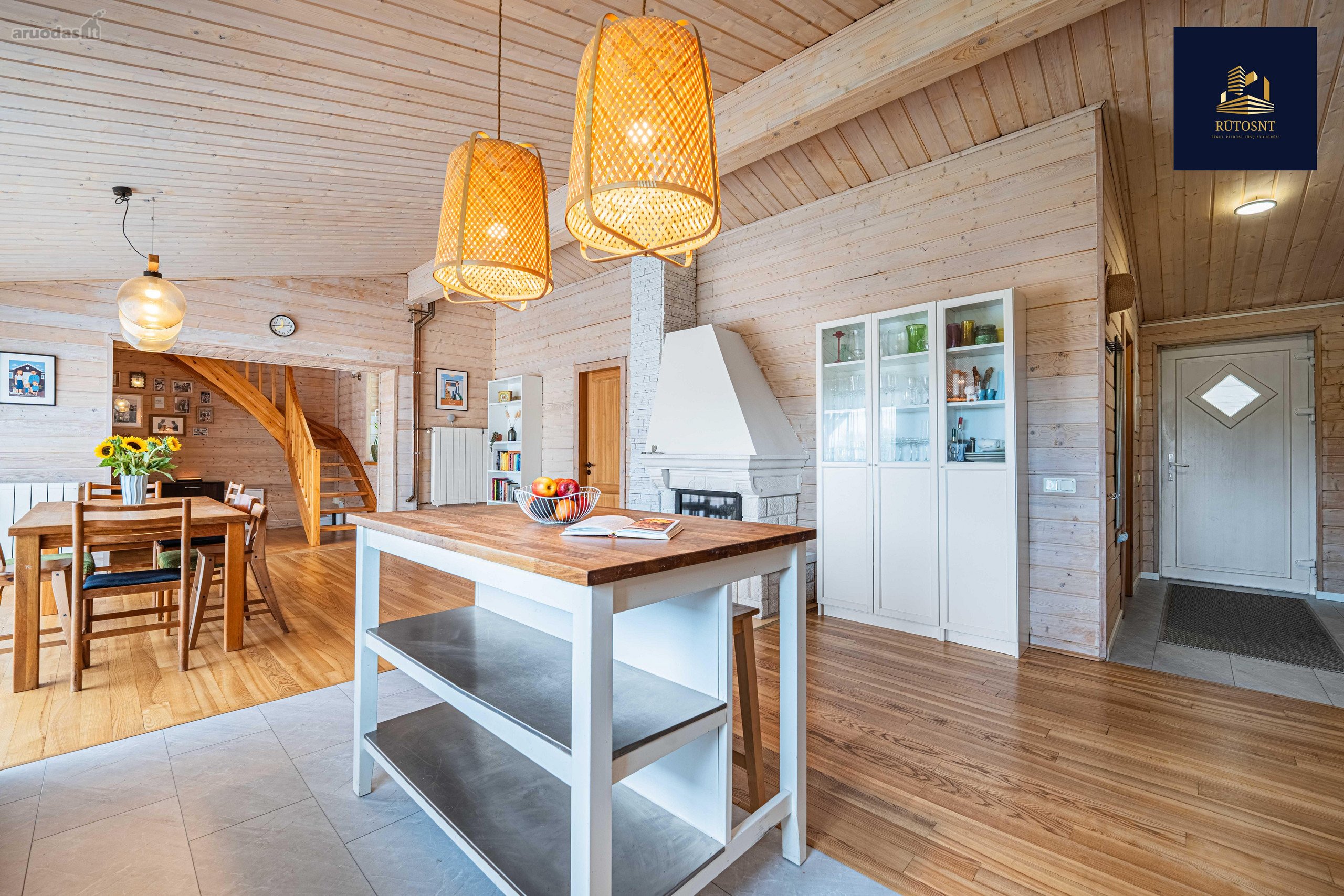 205 M² Namas Radailiuose – 8 Kambariai, 12,68