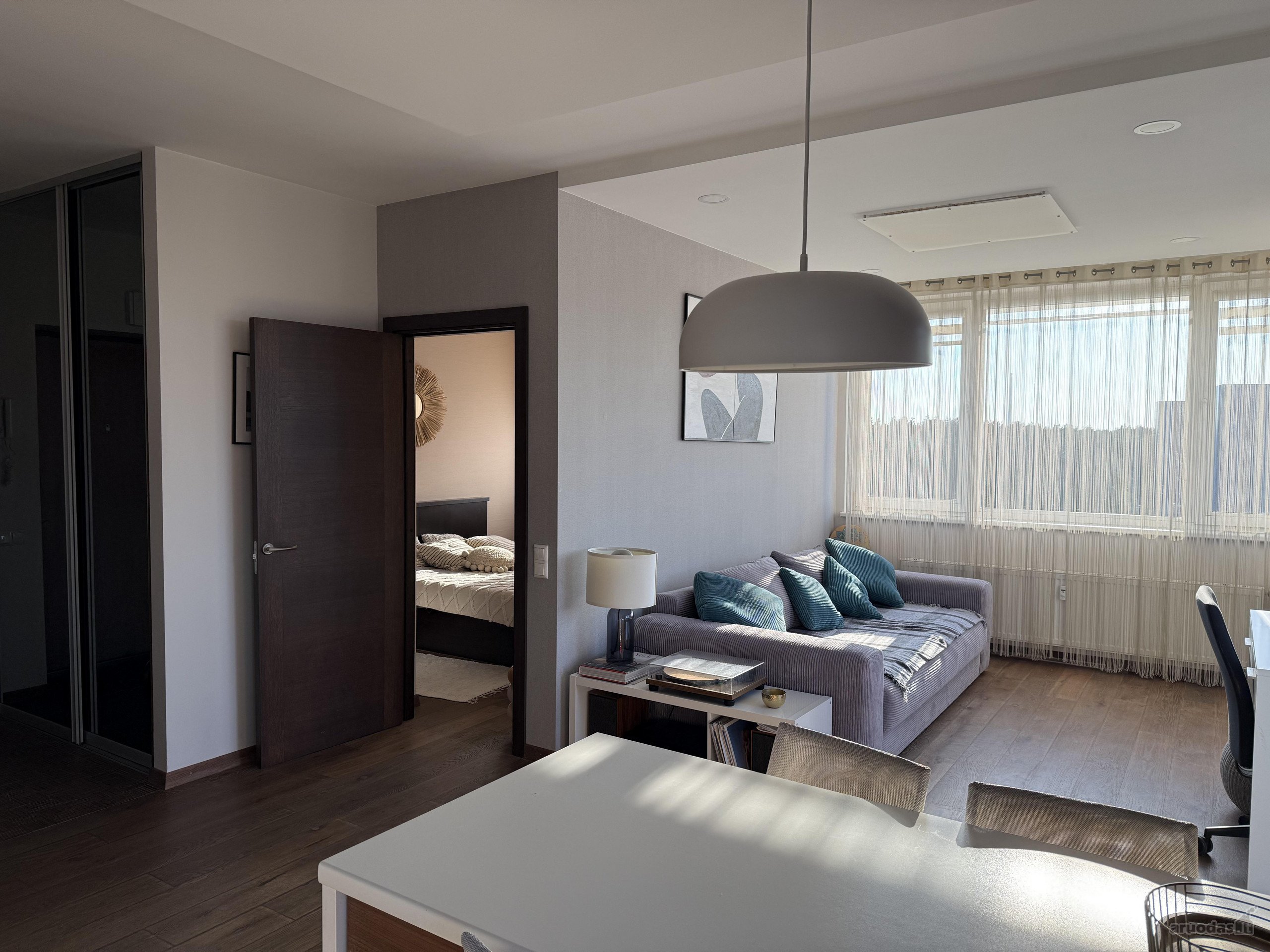 Išnuomojamas erdvus 2 kambarių butas