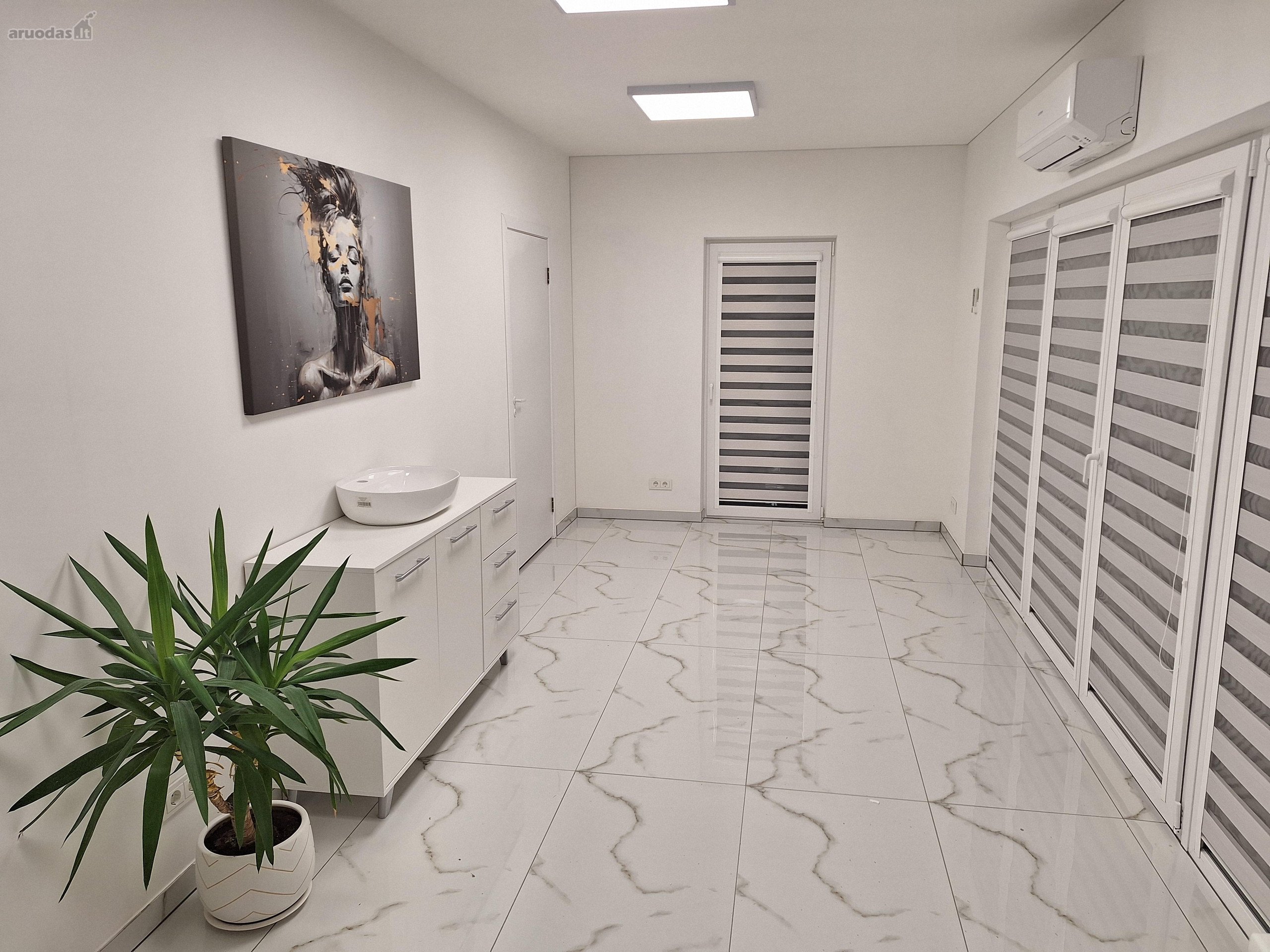 Utenos miesto centre,išnuomojamas