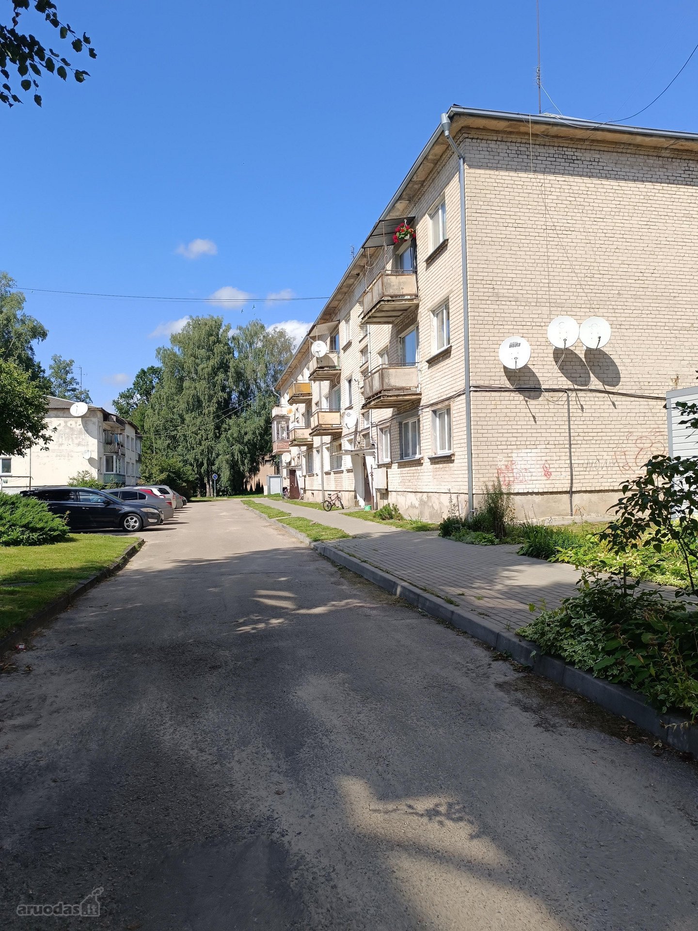 Parduodamas 2 kambarių butas Pravieniškėse,