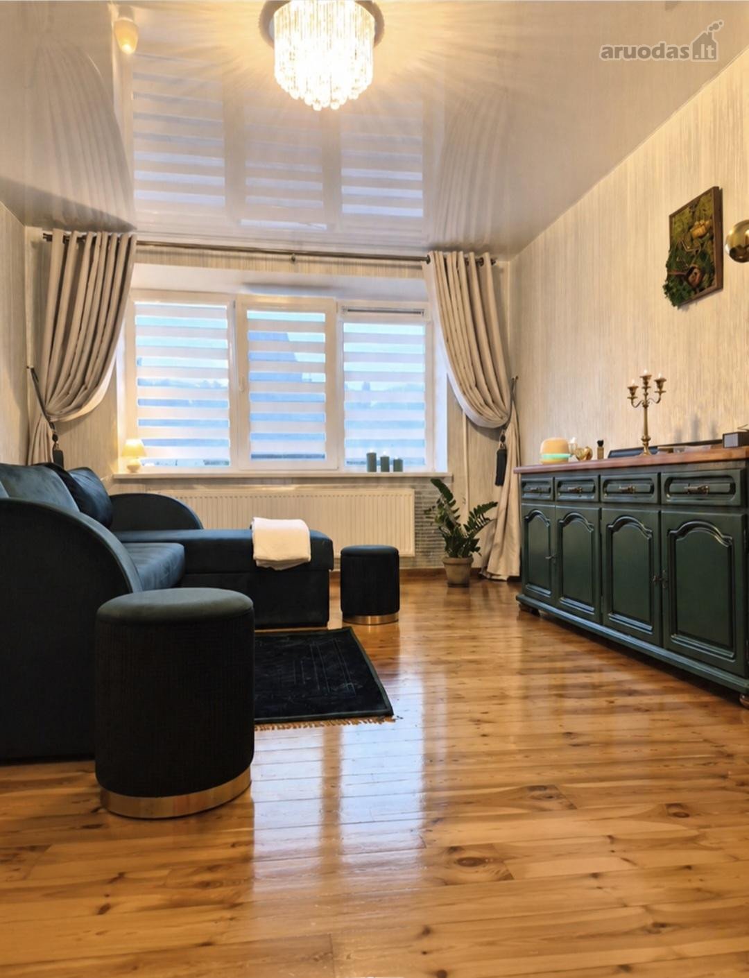 Parduodamas erdvus 58 kv, dviejų kambarių