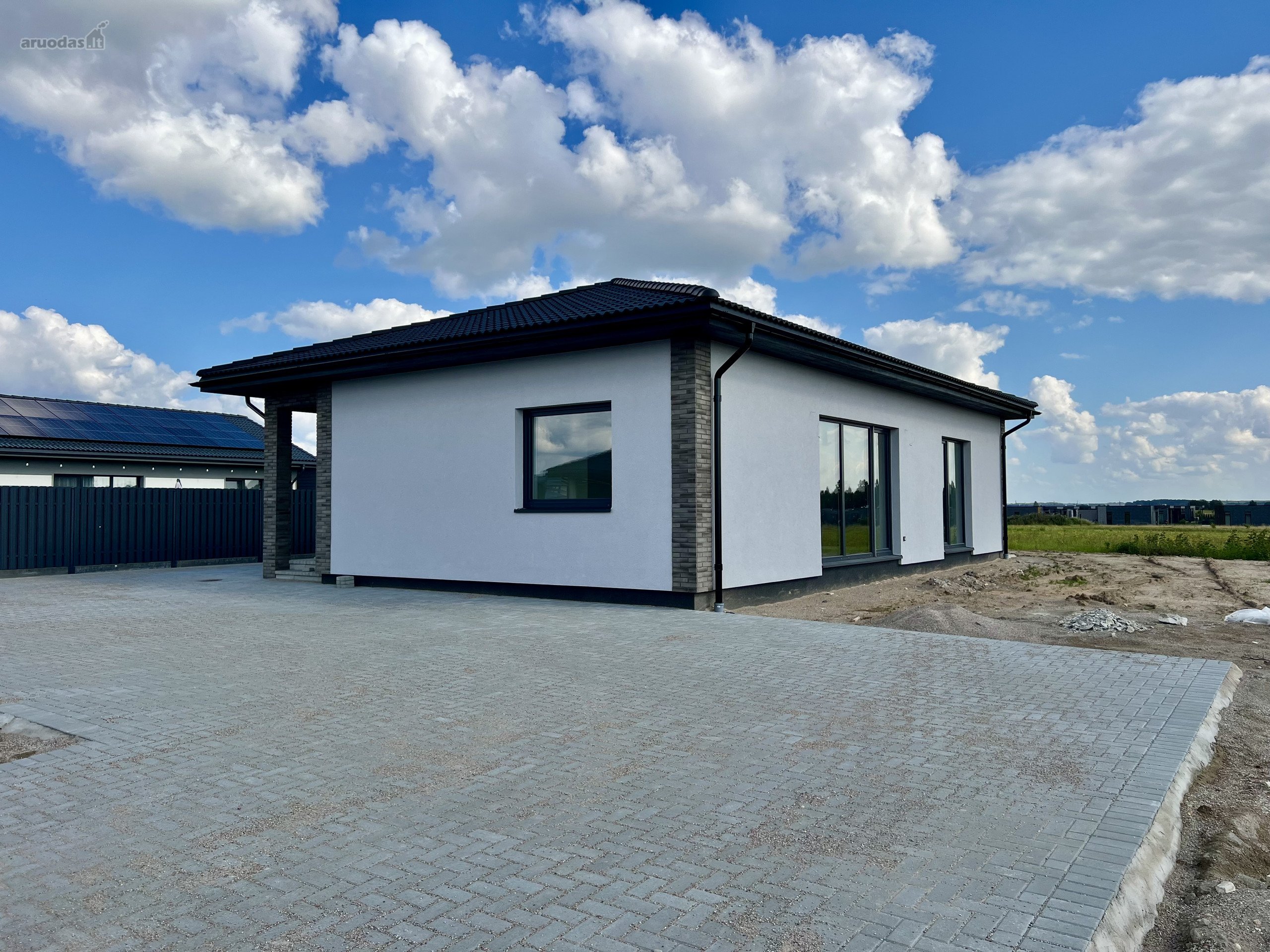 Parduodamas Pilnai Įrengtas 105 Kv. M Namas