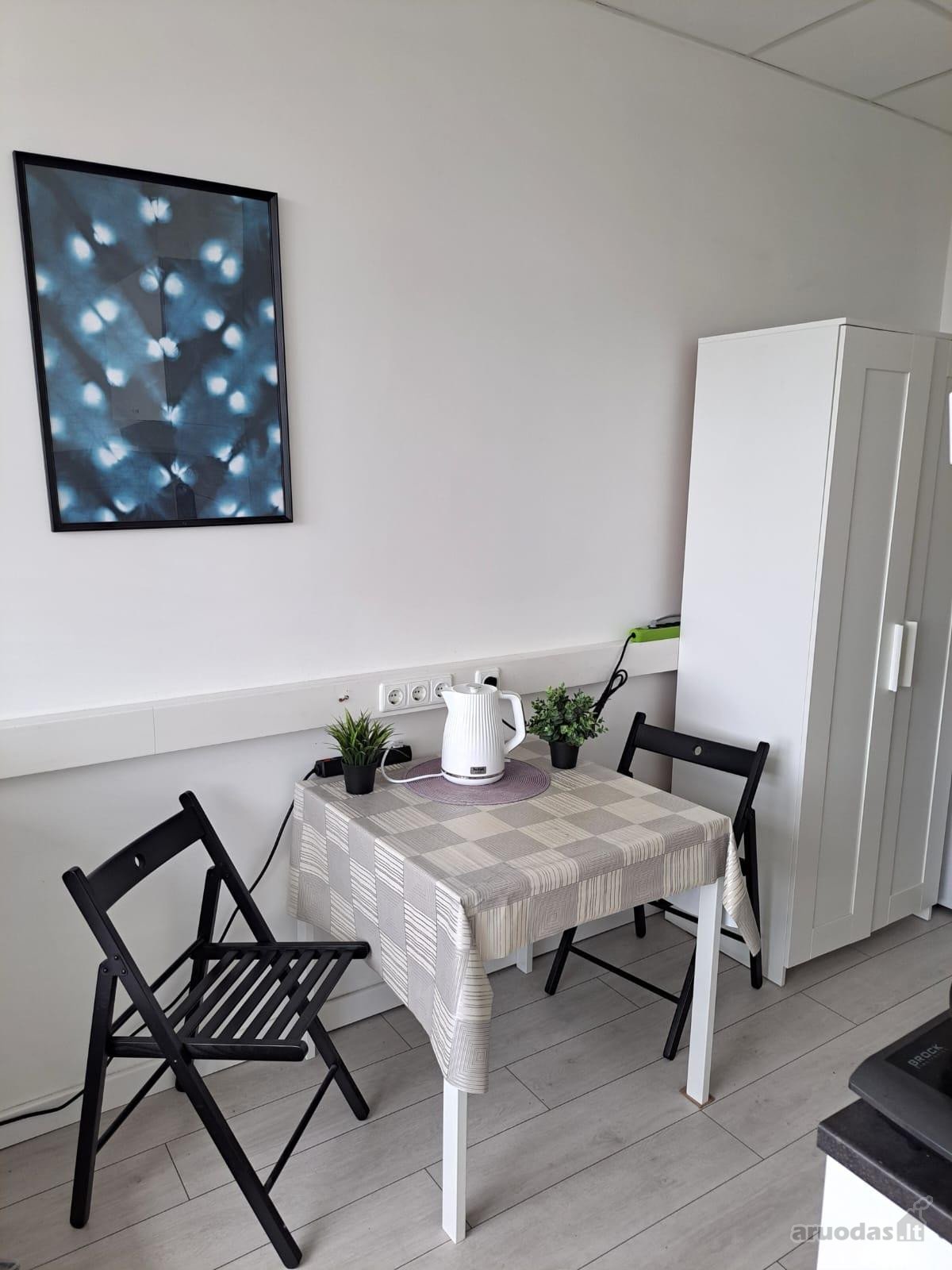 Parduodamas pilnai įrengtas, jaukus ir labai