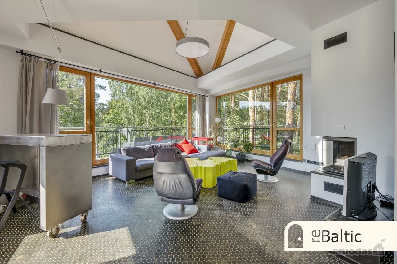 Erdvūs trijų-keturių kambarių apartamentai su