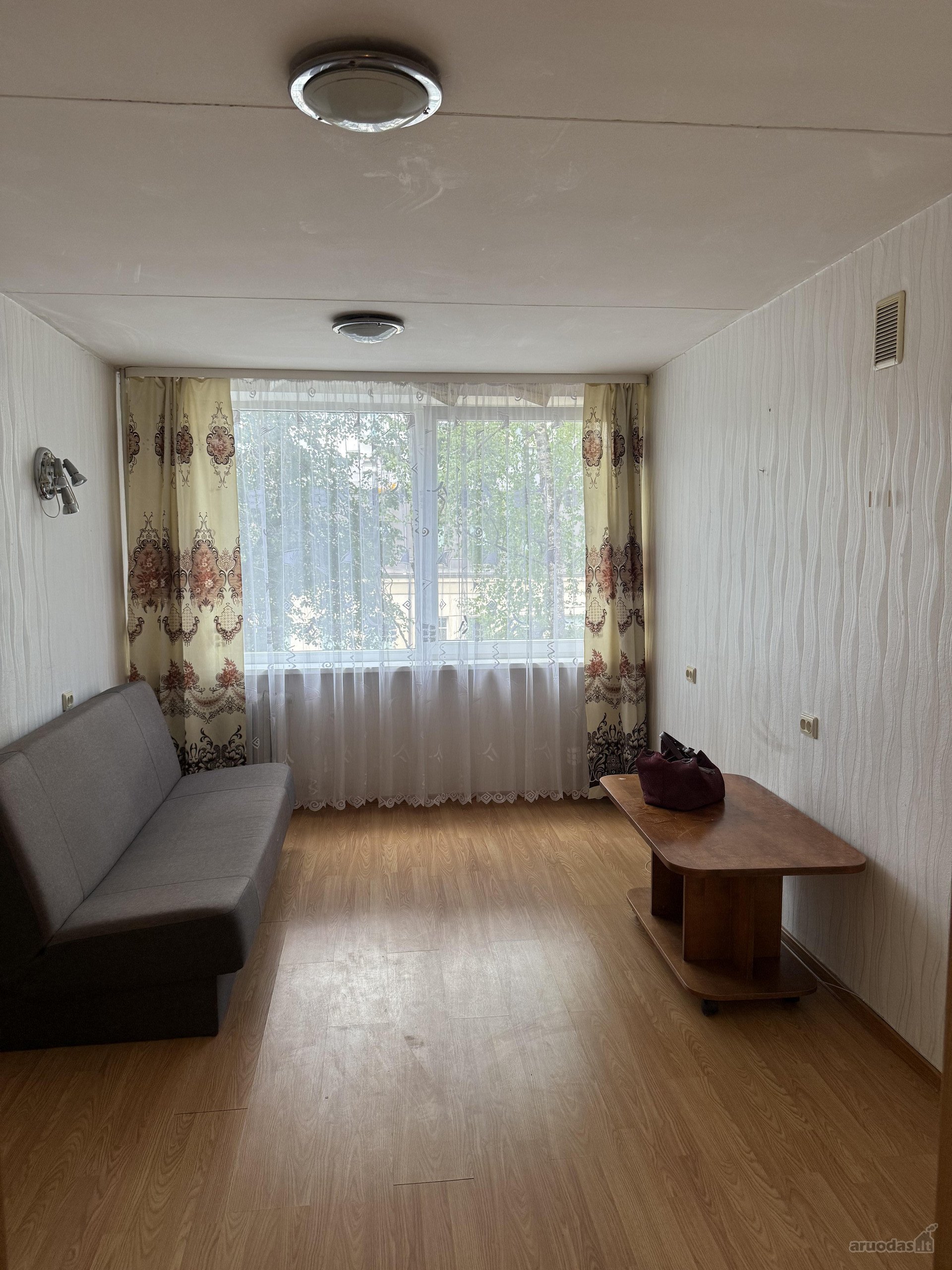 Išnuomojamas jaukus, šviesus butas su baldais