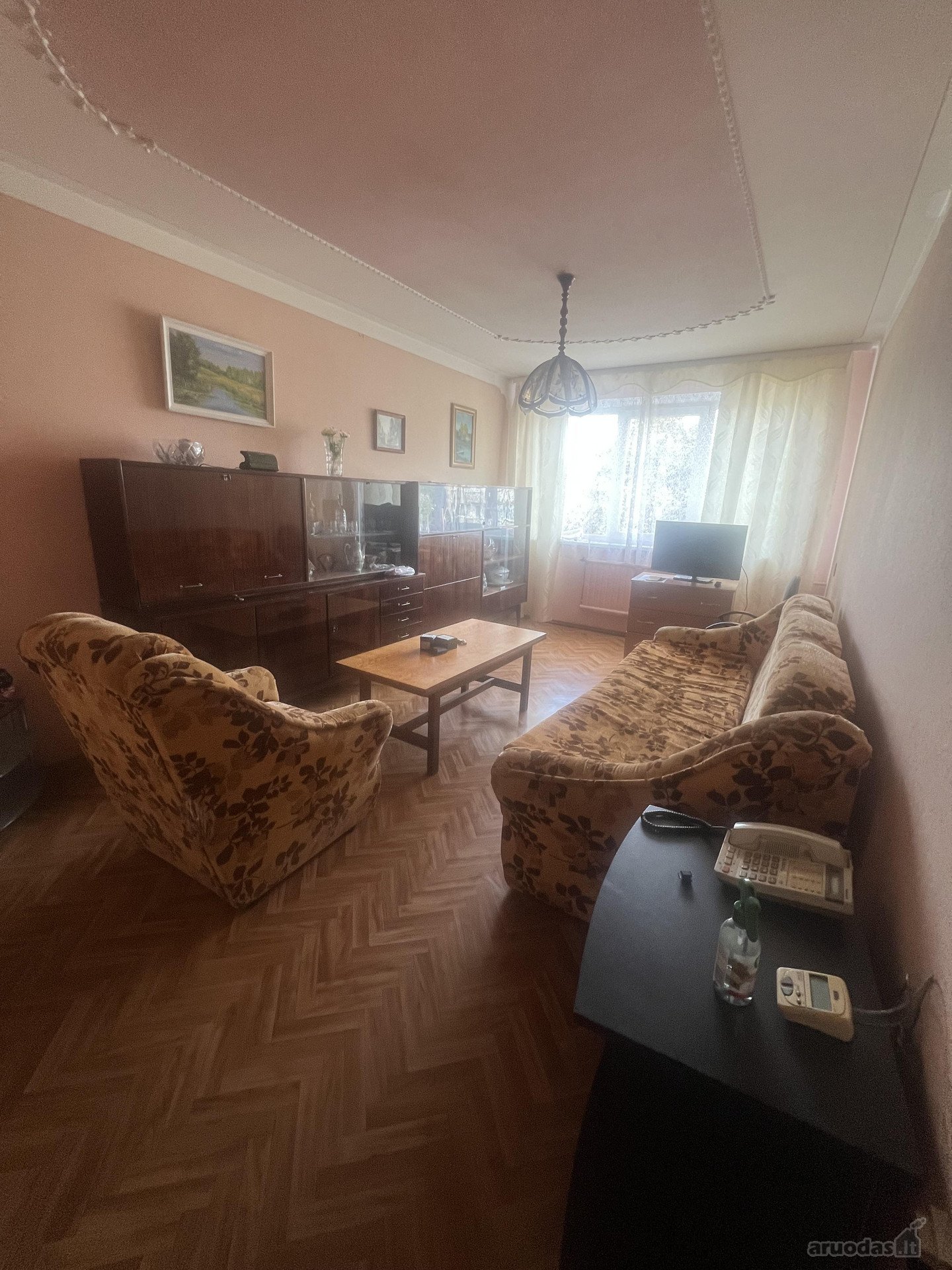 Parduodamas dviejų kambarių butas Žirmūnuose,