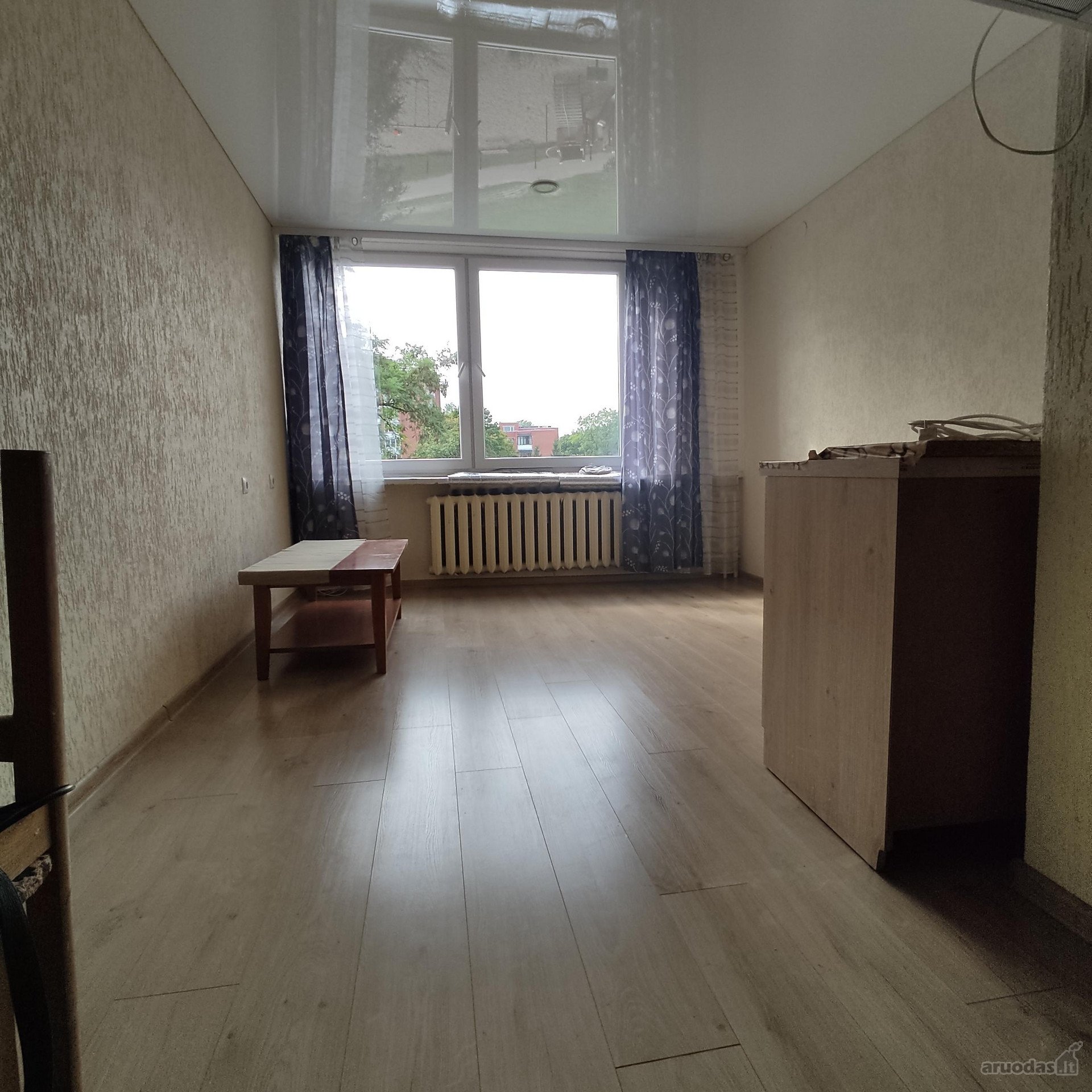 Be tarpininkų parduodamas suremontuotas butas