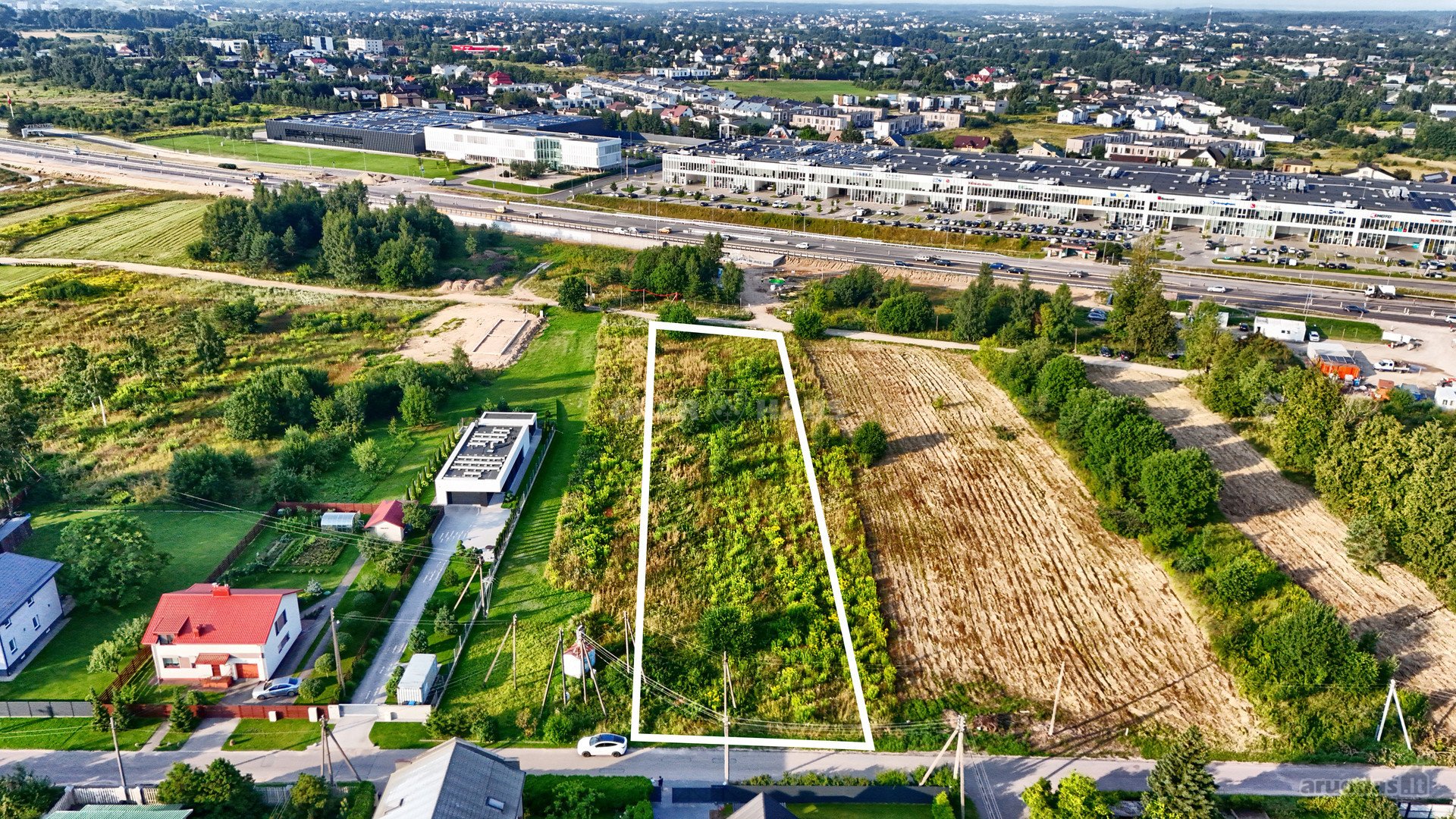 Parduodamas 0,4018 ha komercinės paskirties