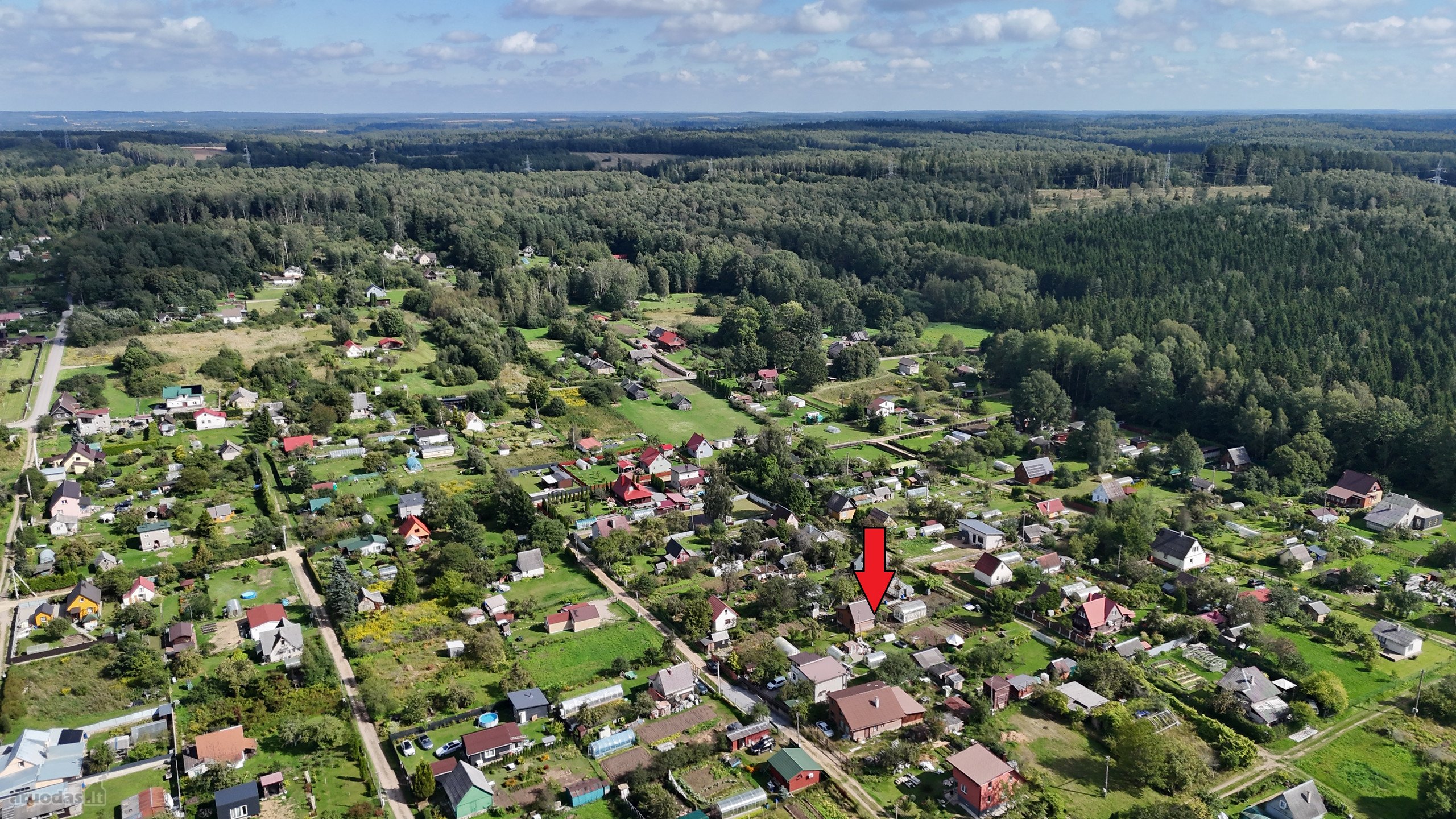 Ramioje vietoje parduodamas sodo namas su 12