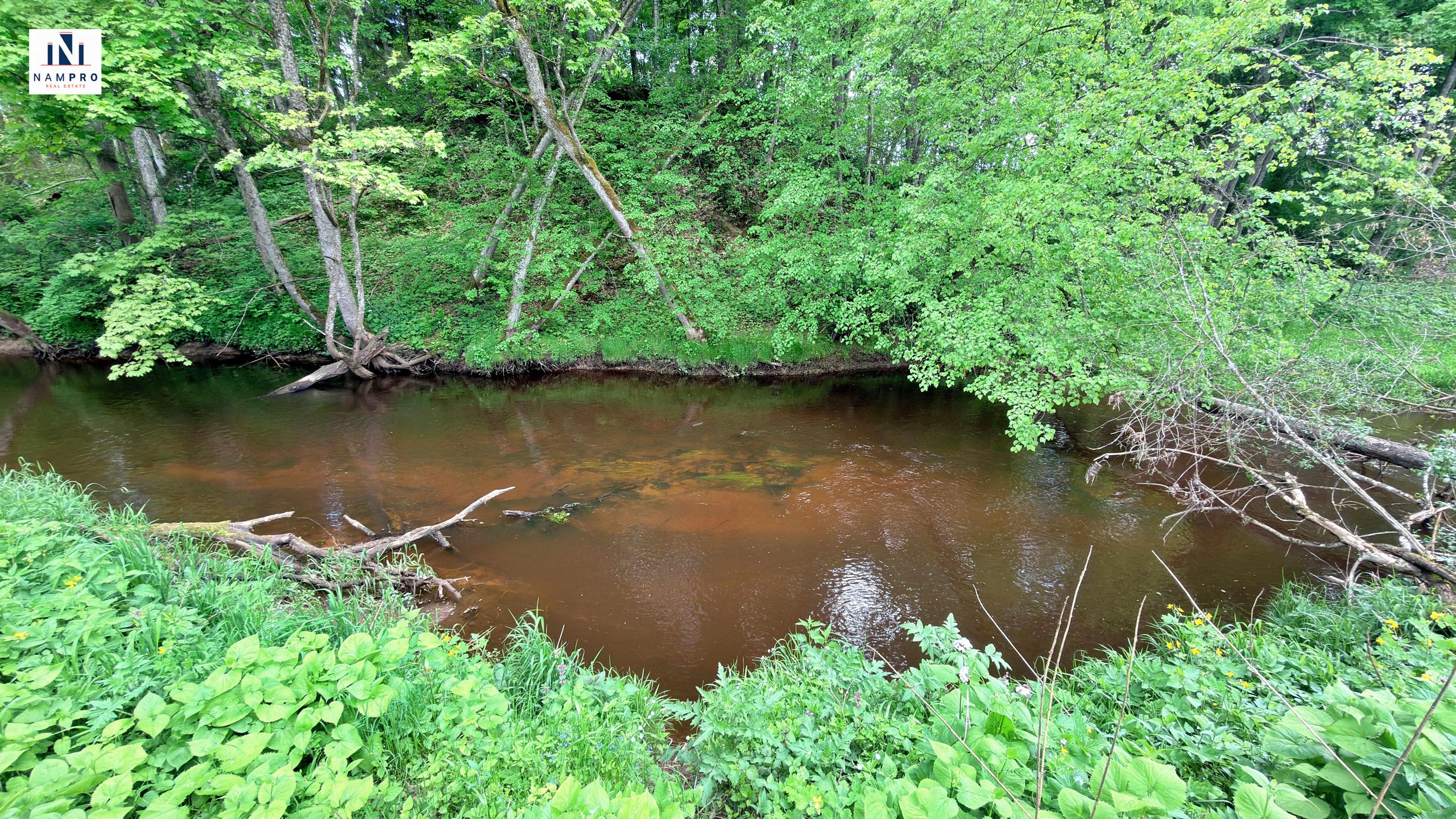 Širvintų rajone, Navasiolkų kaime, prie
