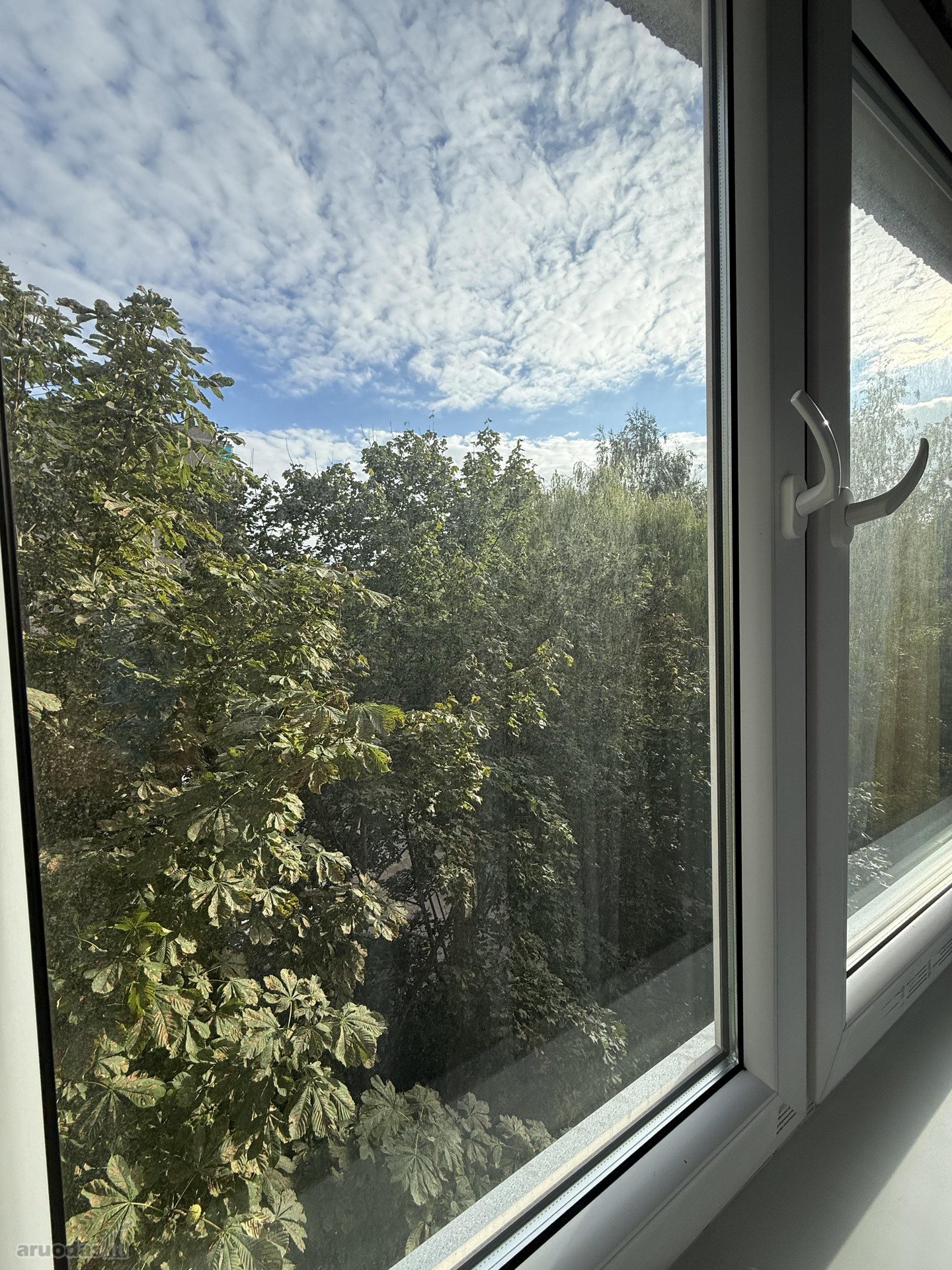 Nt brokerių skambučiai nepageidaujami.