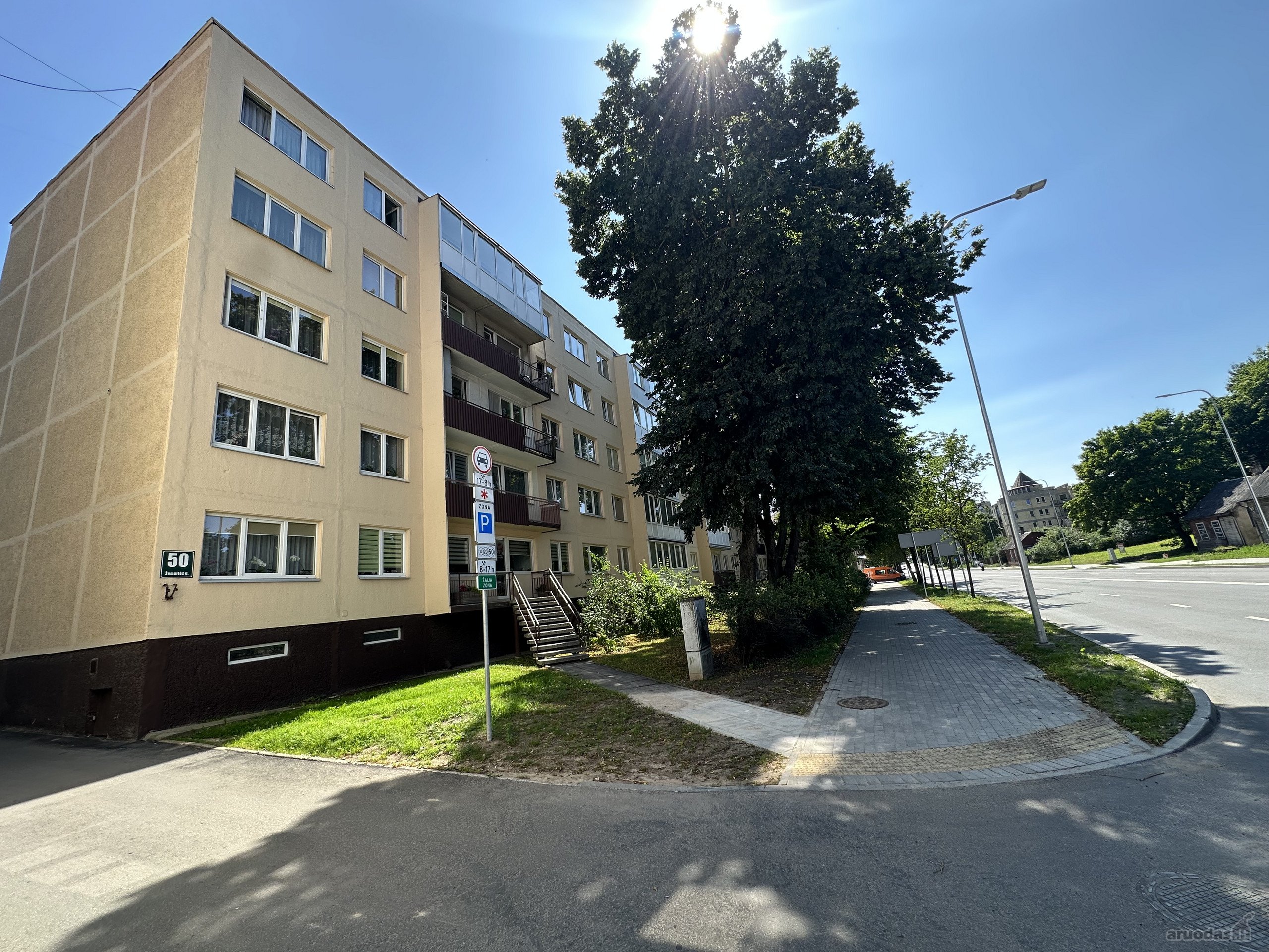 Blokinis namas, 4a. iš 5. Vidurinis. Bendras